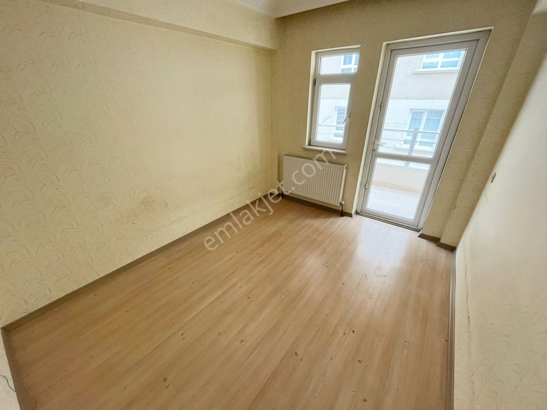 Yıldız'dan Cadde Üstü Ara Kat E.banyolu3+1 Kiralık !!!! - Görsel 13