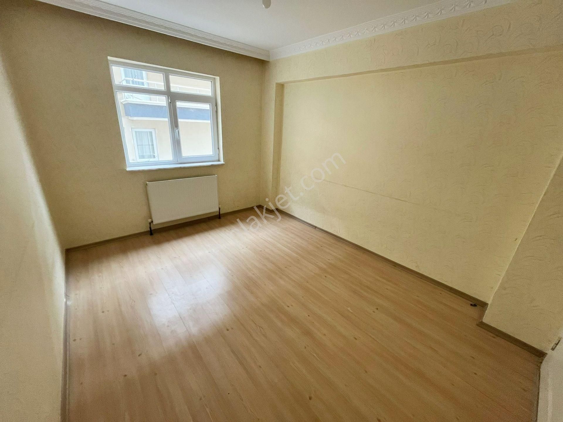 Yıldız'dan Cadde Üstü Ara Kat E.banyolu3+1 Kiralık !!!! - Görsel 18