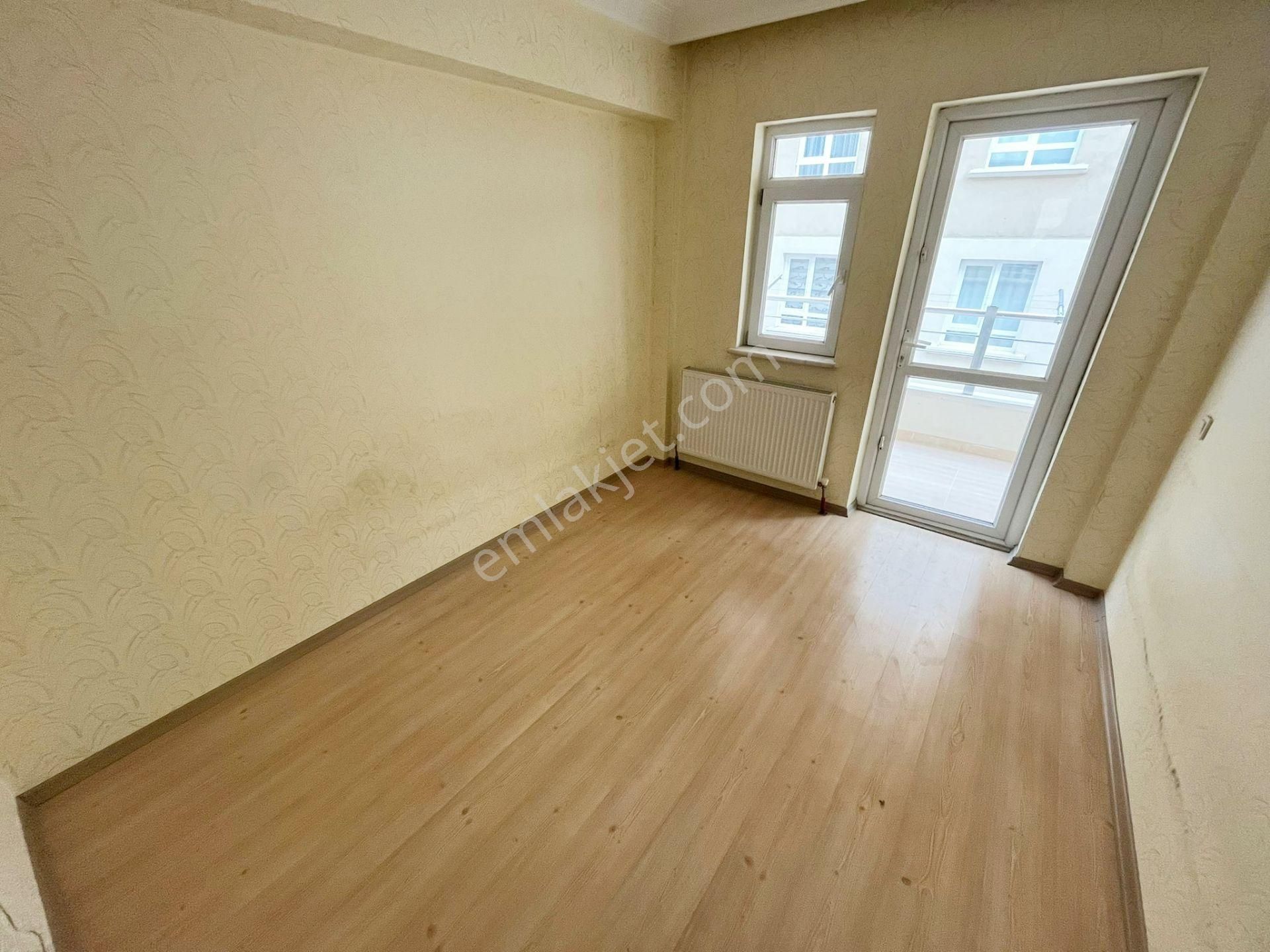 Yıldız'dan Cadde Üstü Ara Kat E.banyolu3+1 Kiralık !!!! - Görsel 12