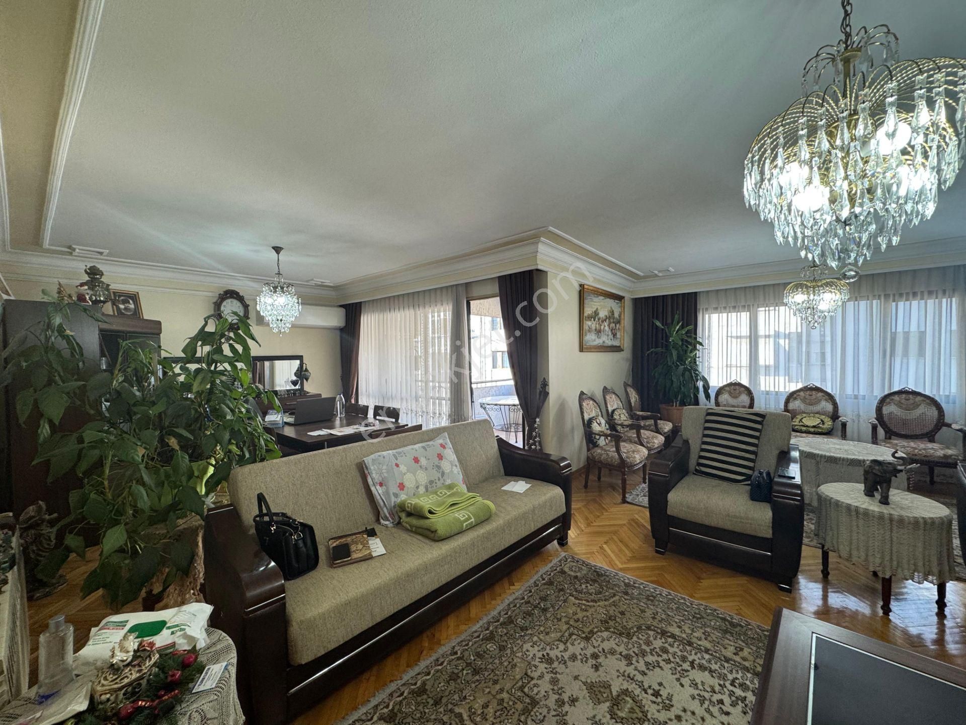 Msg Gayrımenkul'den Mithatpaşa Caddesinde 3+1 Geniş Ferah Fırsat Daire - Görsel 45