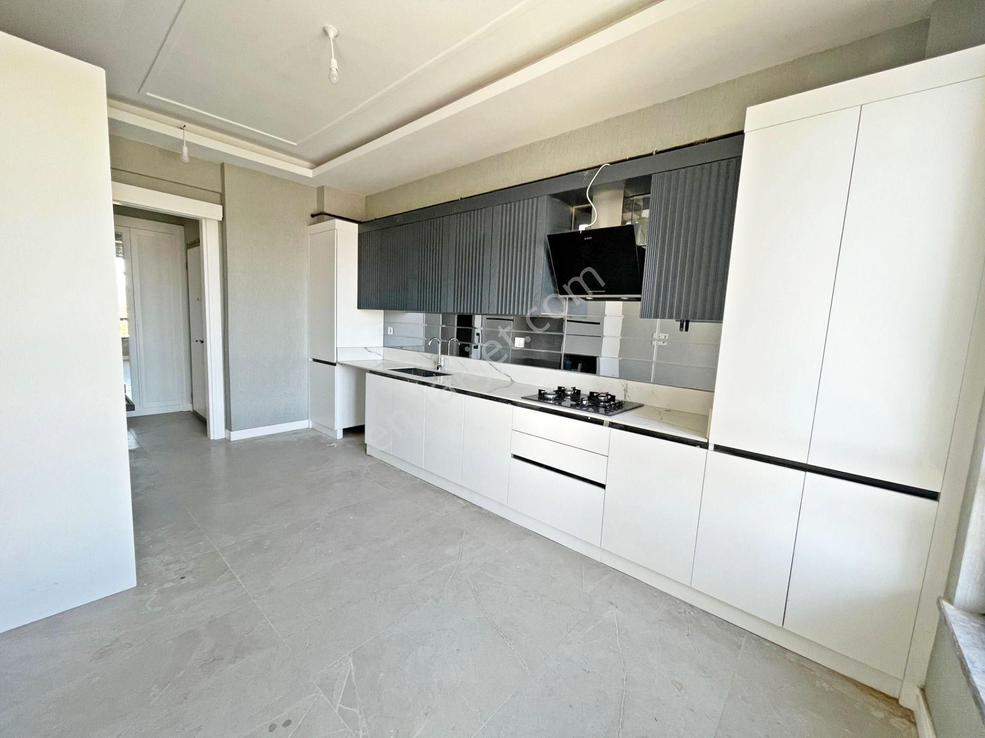 Karacaahmet'te Nikah Salonu Çevresi Bol Extralı Sıfır! Lüx 3+1