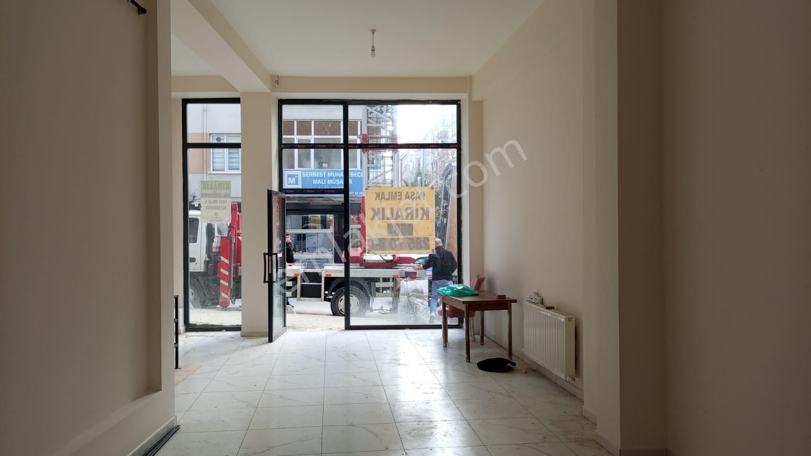 Fetih Caddesi Minübüs Güzergahı Üzerinde Depolu Kiralık Sıfır Dükkan