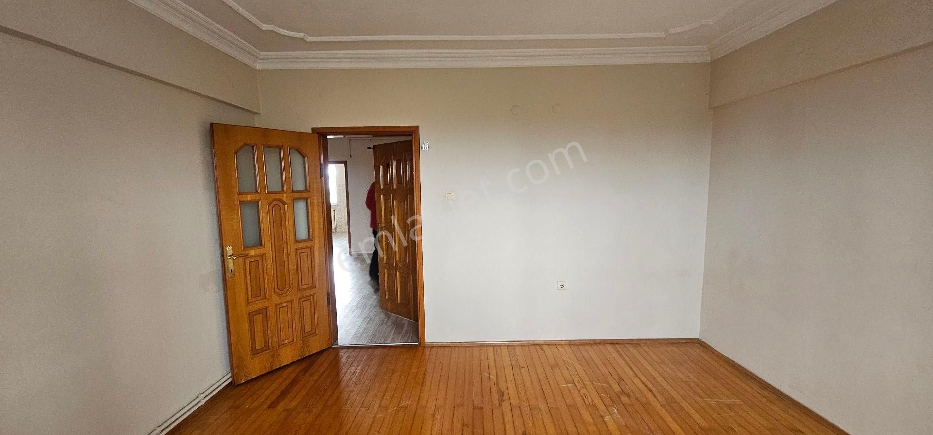 Gürsu İstiklal'de Kiralık 2+1 Geniş Daire.. - Görsel 9