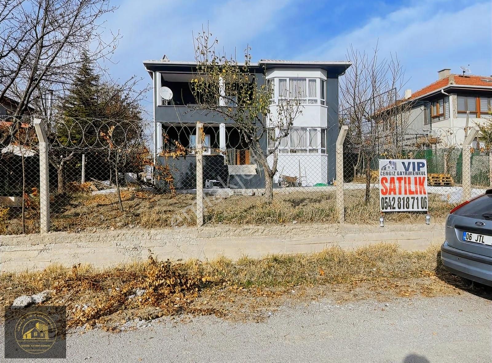 Sarıbeyler Mah. Şömineli Ferah 4+1 Çift Mutfak & Çift Salon