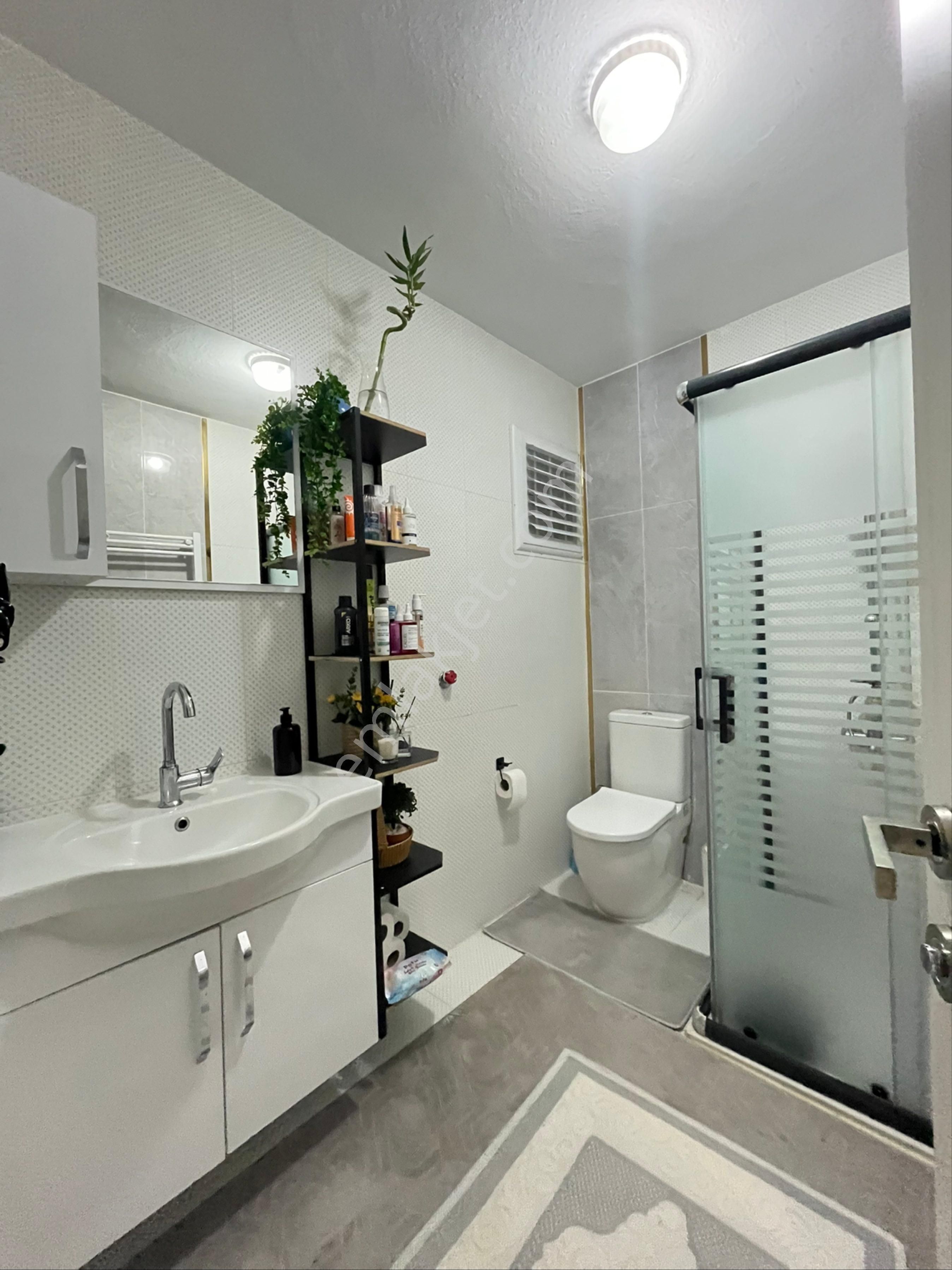 İzmir Karabağlar Mah. 2+1 Satılık Bakımlı Ve Doğalgazlı Daire - Görsel 13