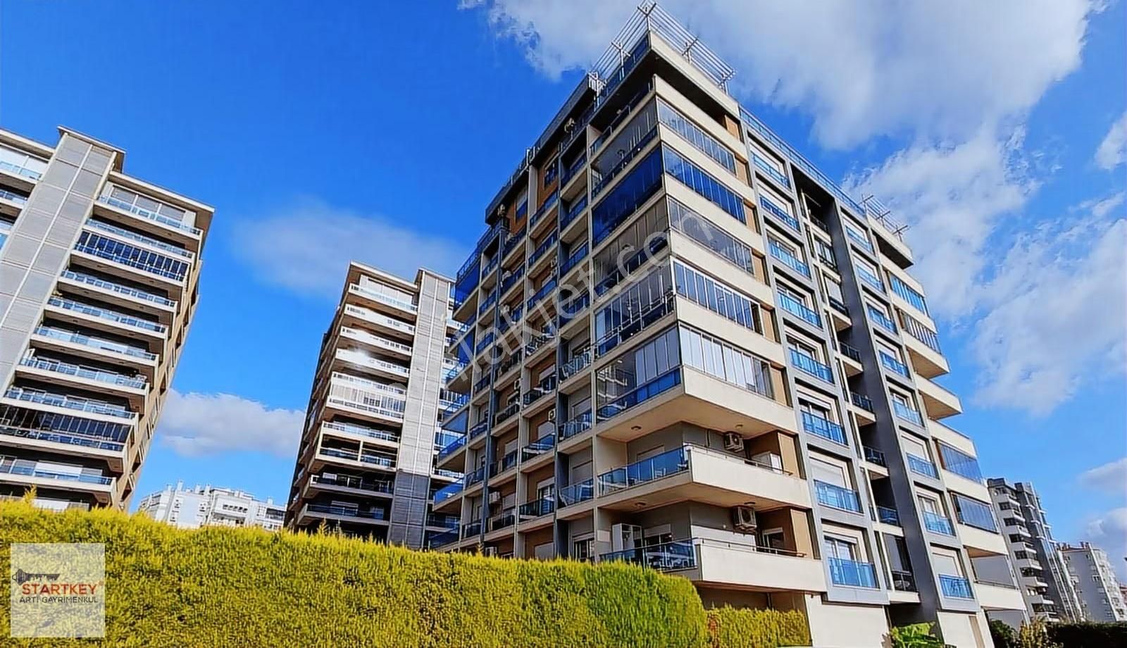 Park Yücesoy Sitesi Köşe Konum Havuz Cepheli 3+1 Satılık Daire