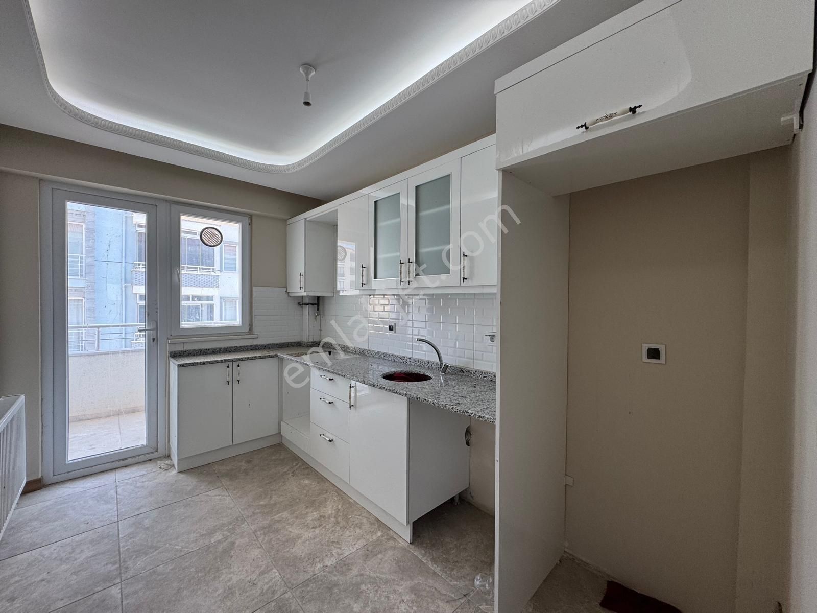 100. Yıl Mahallesinde 3+1 Geniş Ferah Site İçinde 140 M2 Daire - Görsel 2