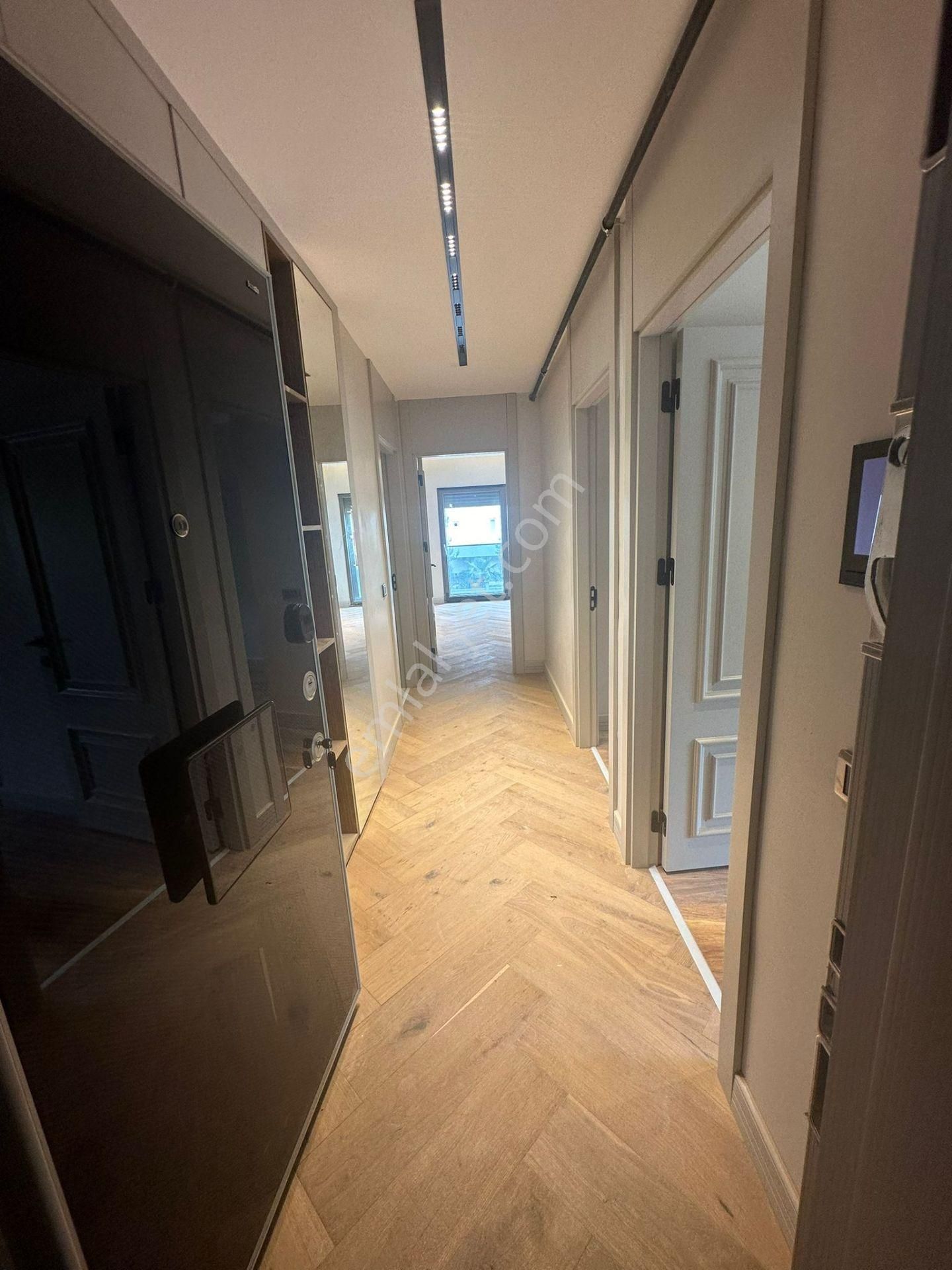 Lara Güzelobada Denize Ve Caddeye 200 Metre Mesafede Ultra Lüks Akıllı Ev - Görsel 23