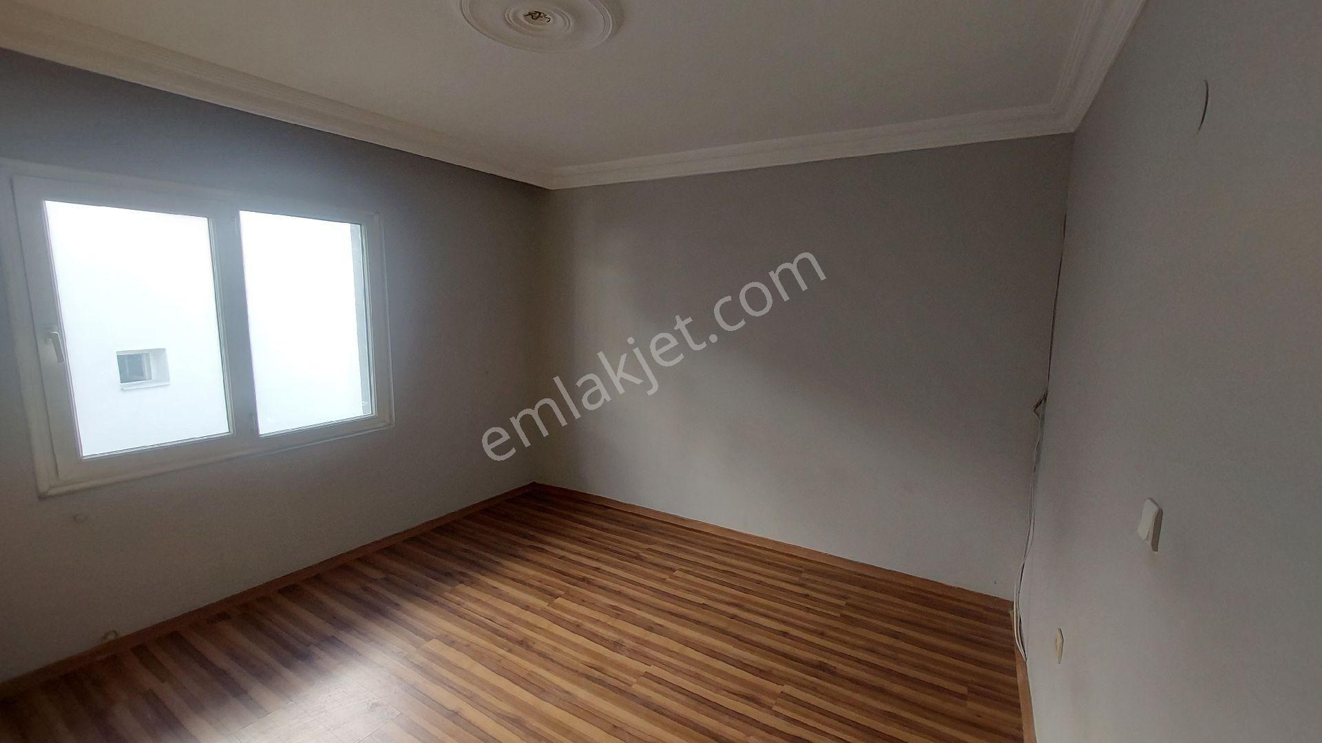 Kuşadası Ege Mahallesinde Havuzlu Doğalgazlı Sitede 4.ncü Kat Kiralık 3+1 150 M2 Daire - Görsel 16