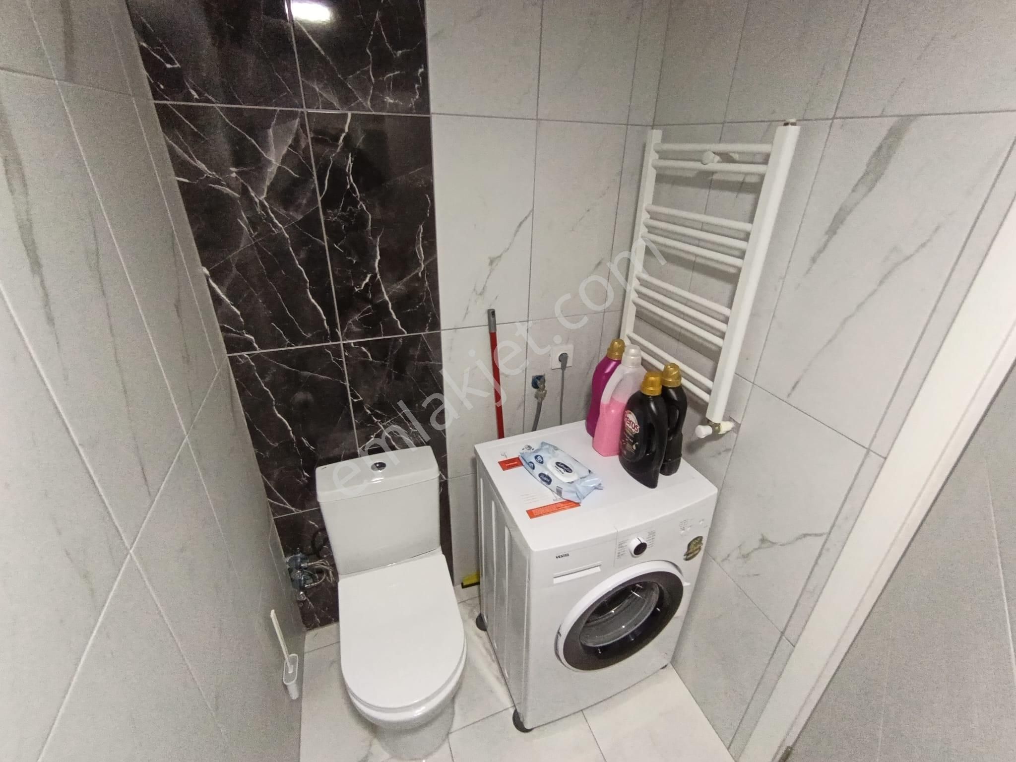 Tülin Caddesinde - Karanlık Odasız - Ön Cephe - Iskanlı - Asansörlü-2+1-80m² - Görsel 18