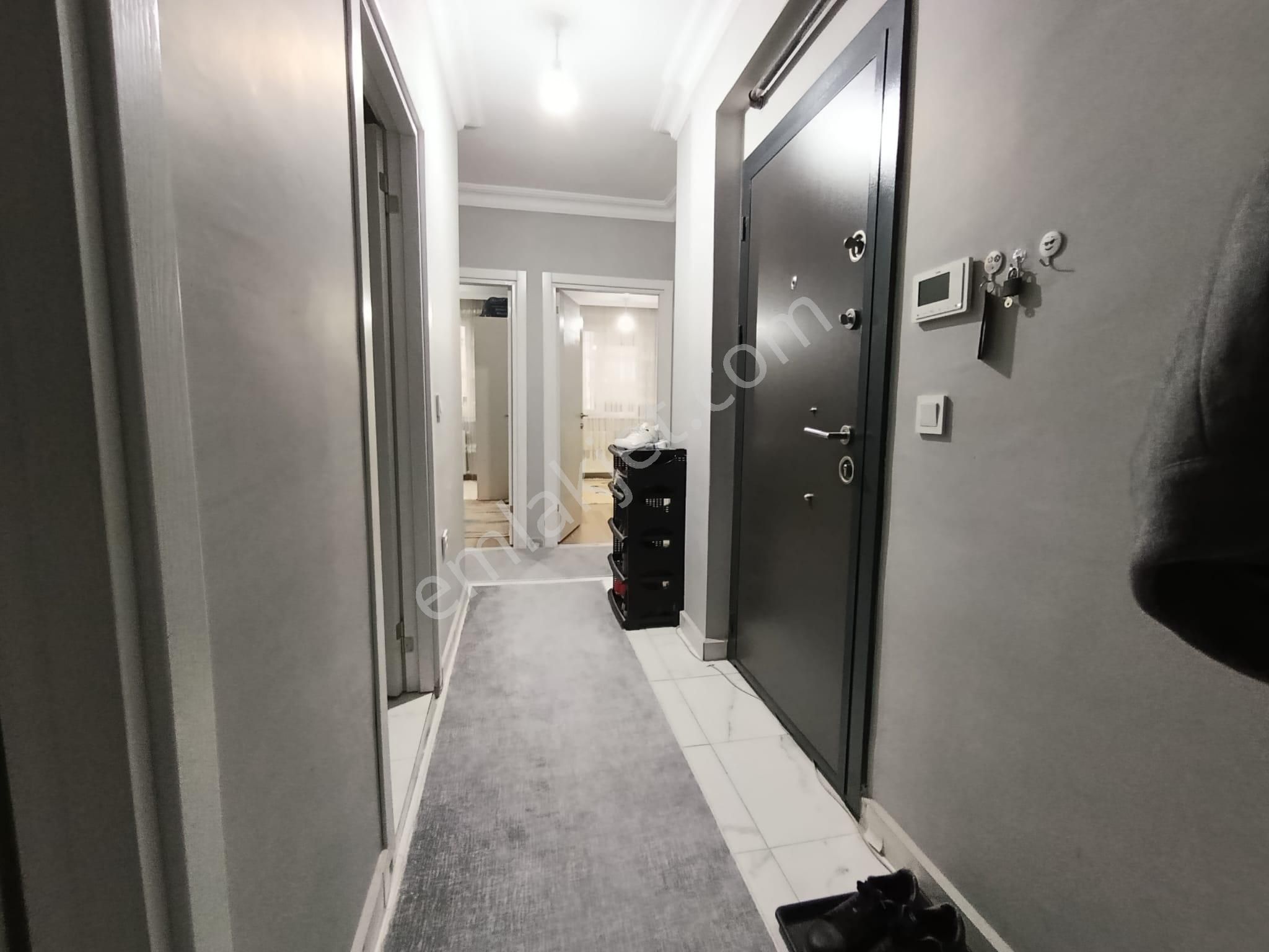 Tülin Caddesinde - Karanlık Odasız - Ön Cephe - Iskanlı - Asansörlü-2+1-80m² - Görsel 2