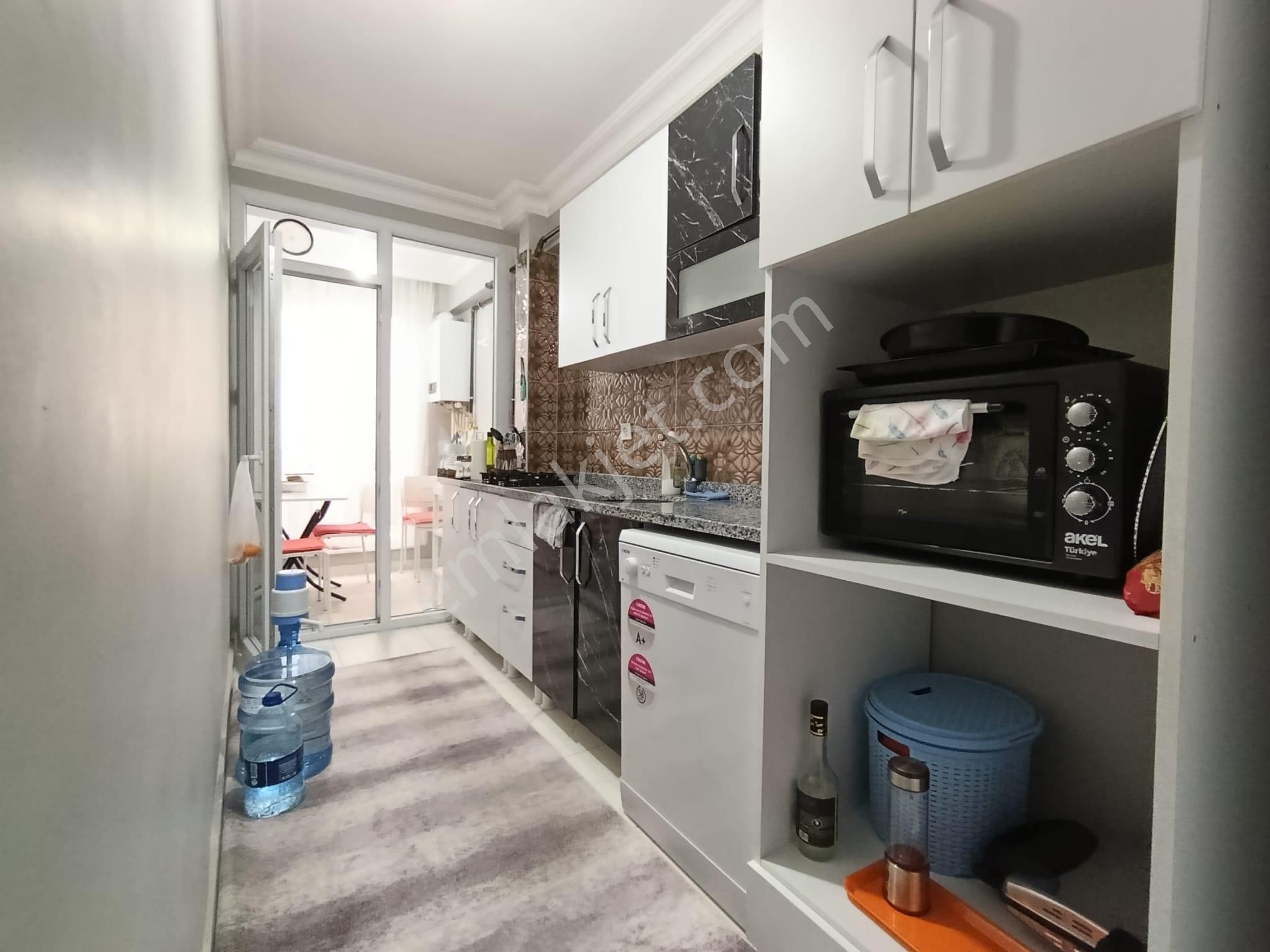 Tülin Caddesinde - Karanlık Odasız - Ön Cephe - Iskanlı - Asansörlü-2+1-80m² - Görsel 28