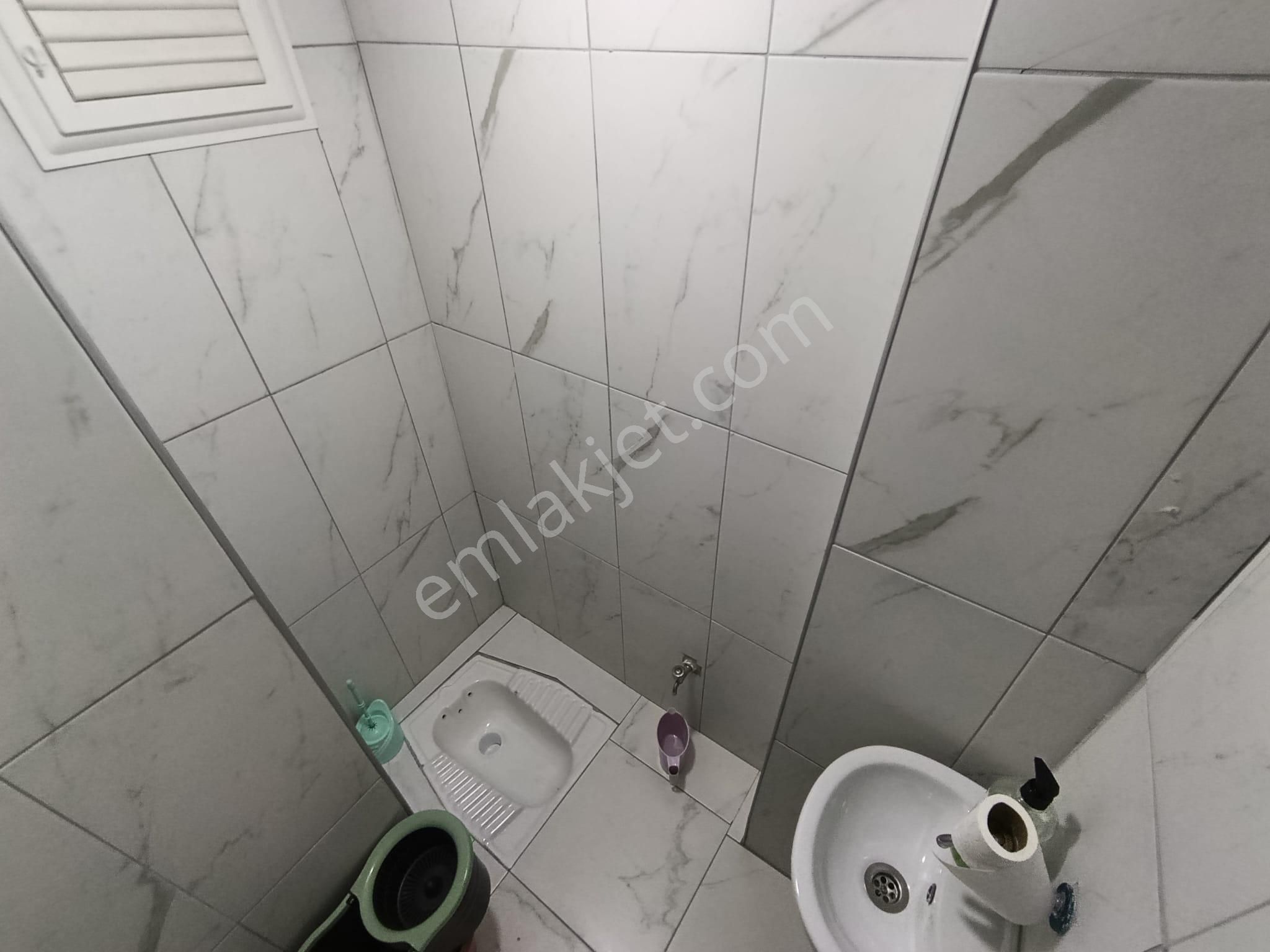 Tülin Caddesinde - Karanlık Odasız - Ön Cephe - Iskanlı - Asansörlü-2+1-80m² - Görsel 17