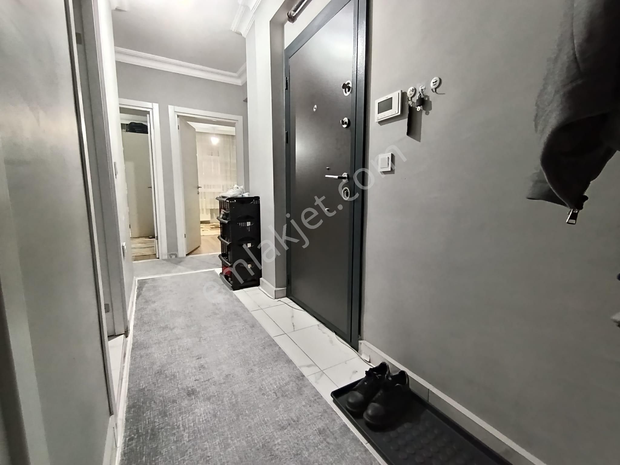 Tülin Caddesinde - Karanlık Odasız - Ön Cephe - Iskanlı - Asansörlü-2+1-80m² - Görsel 23