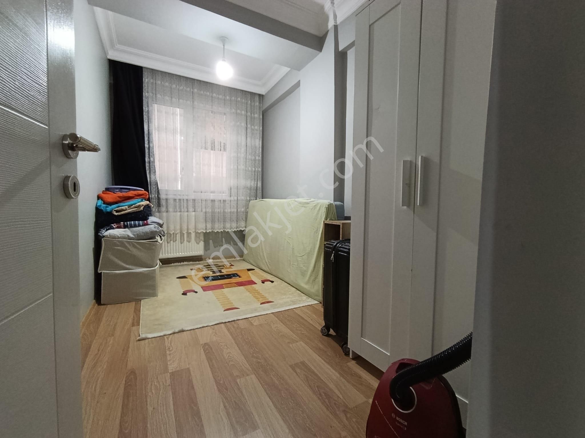 Tülin Caddesinde - Karanlık Odasız - Ön Cephe - Iskanlı - Asansörlü-2+1-80m² - Görsel 8