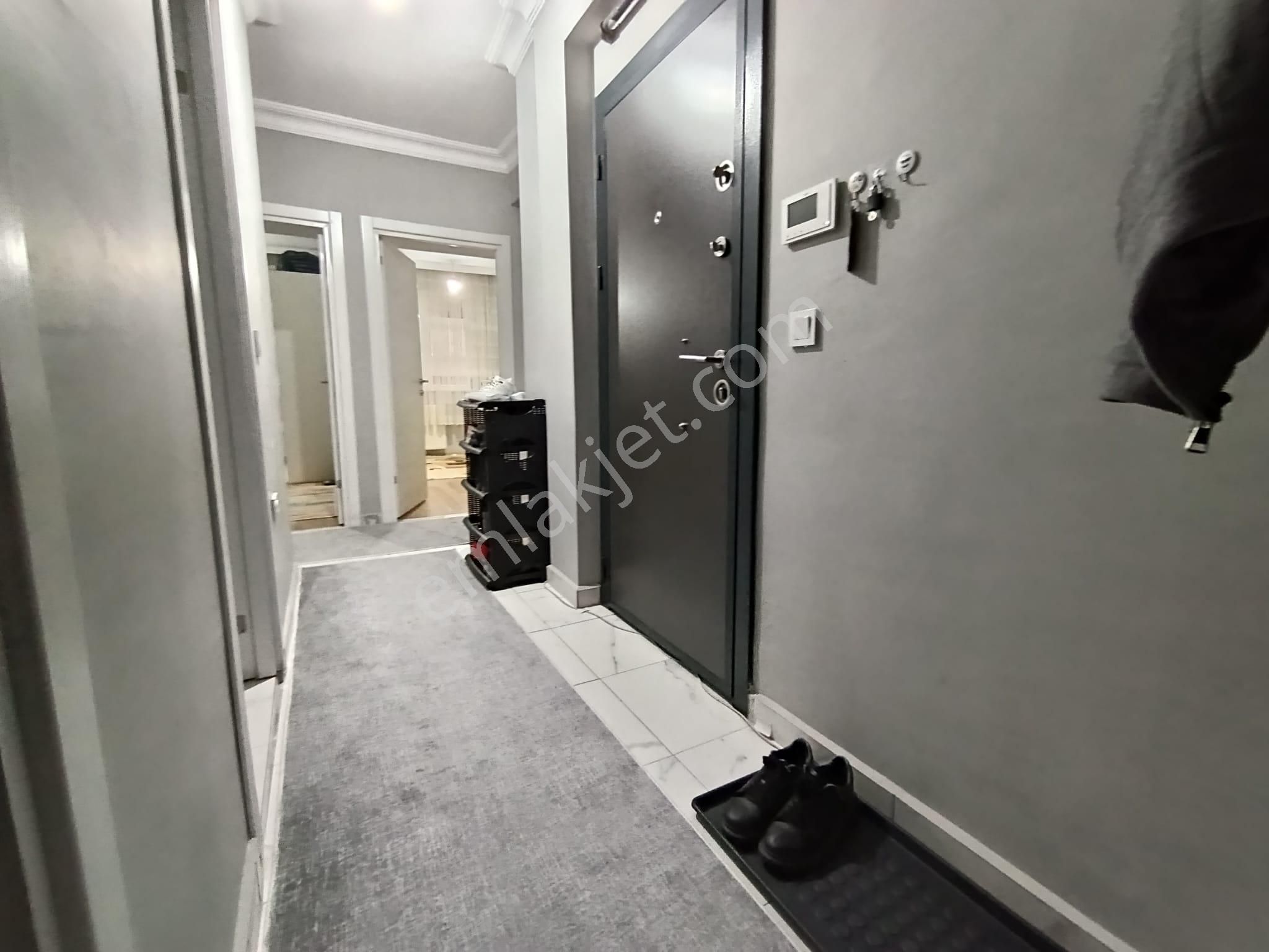 Tülin Caddesinde - Karanlık Odasız - Ön Cephe - Iskanlı - Asansörlü-2+1-80m² - Görsel 24