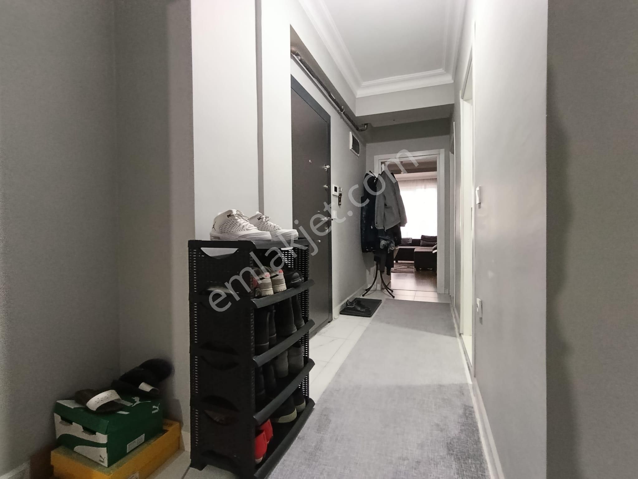 Tülin Caddesinde - Karanlık Odasız - Ön Cephe - Iskanlı - Asansörlü-2+1-80m² - Görsel 14