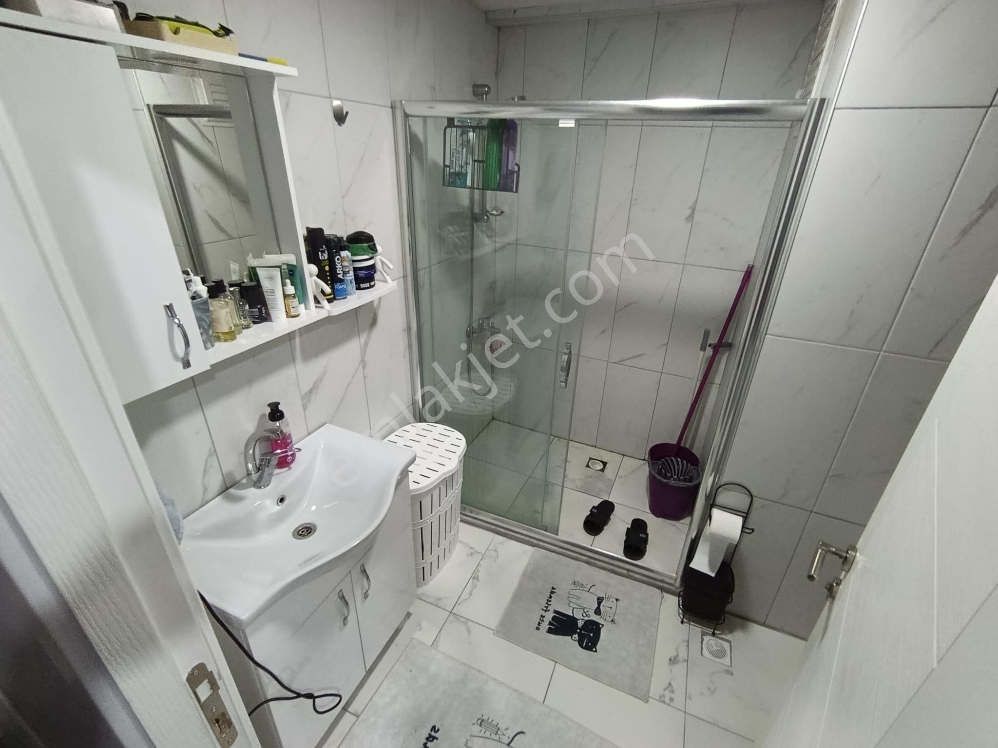 Tülin Caddesinde - Karanlık Odasız - Ön Cephe - Iskanlı - Asansörlü-2+1-80m² - Görsel 19