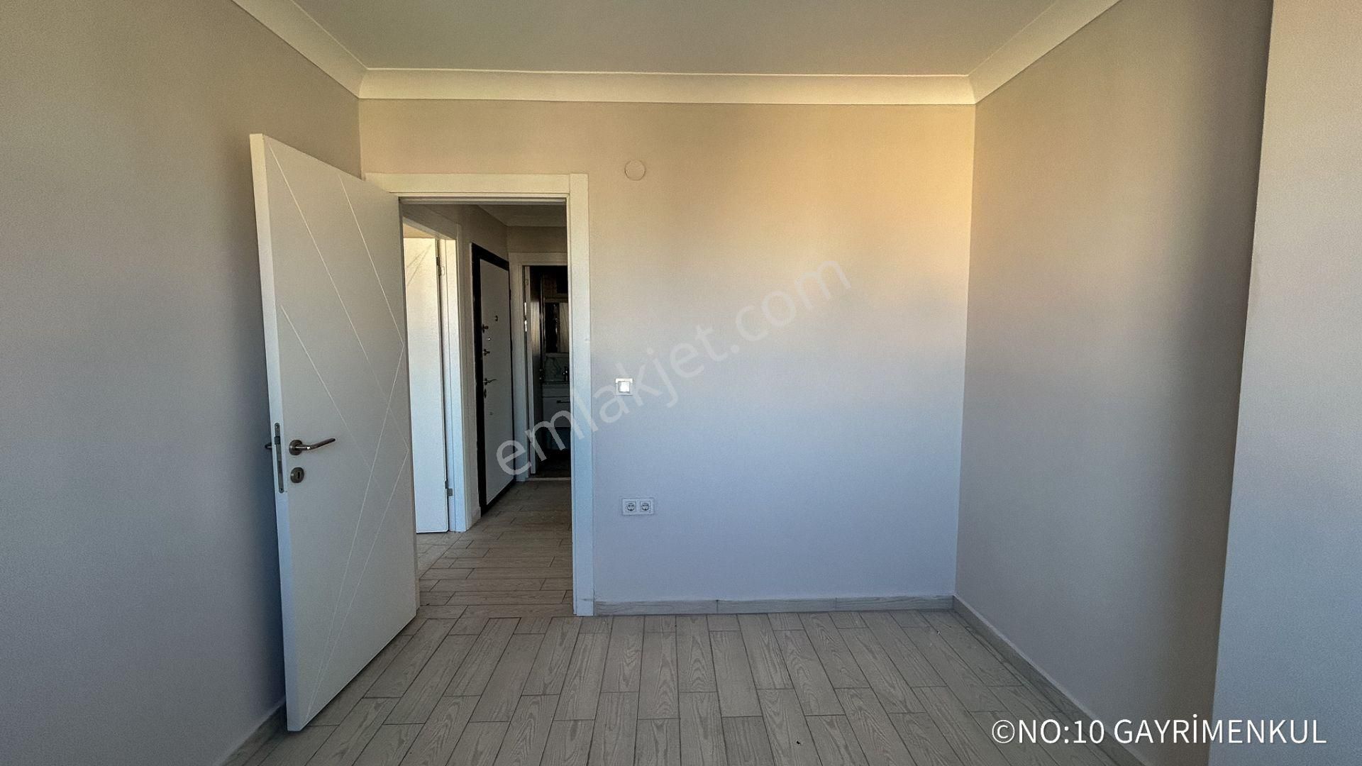 No:10 Gayrimenkul’den – Sahil Yolu Üzeri Cadde Üstü Ara Kat 2+1 Kapalı Mutfak Fırsat Kiralık - Görsel 16