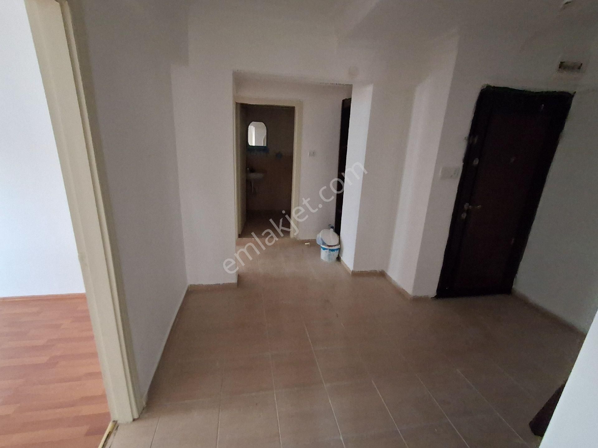 H.gazi Göbekte Cd Üzerinde Pazar Okul Yakını 1.kat 3+1 Güney Cephe - Görsel 15