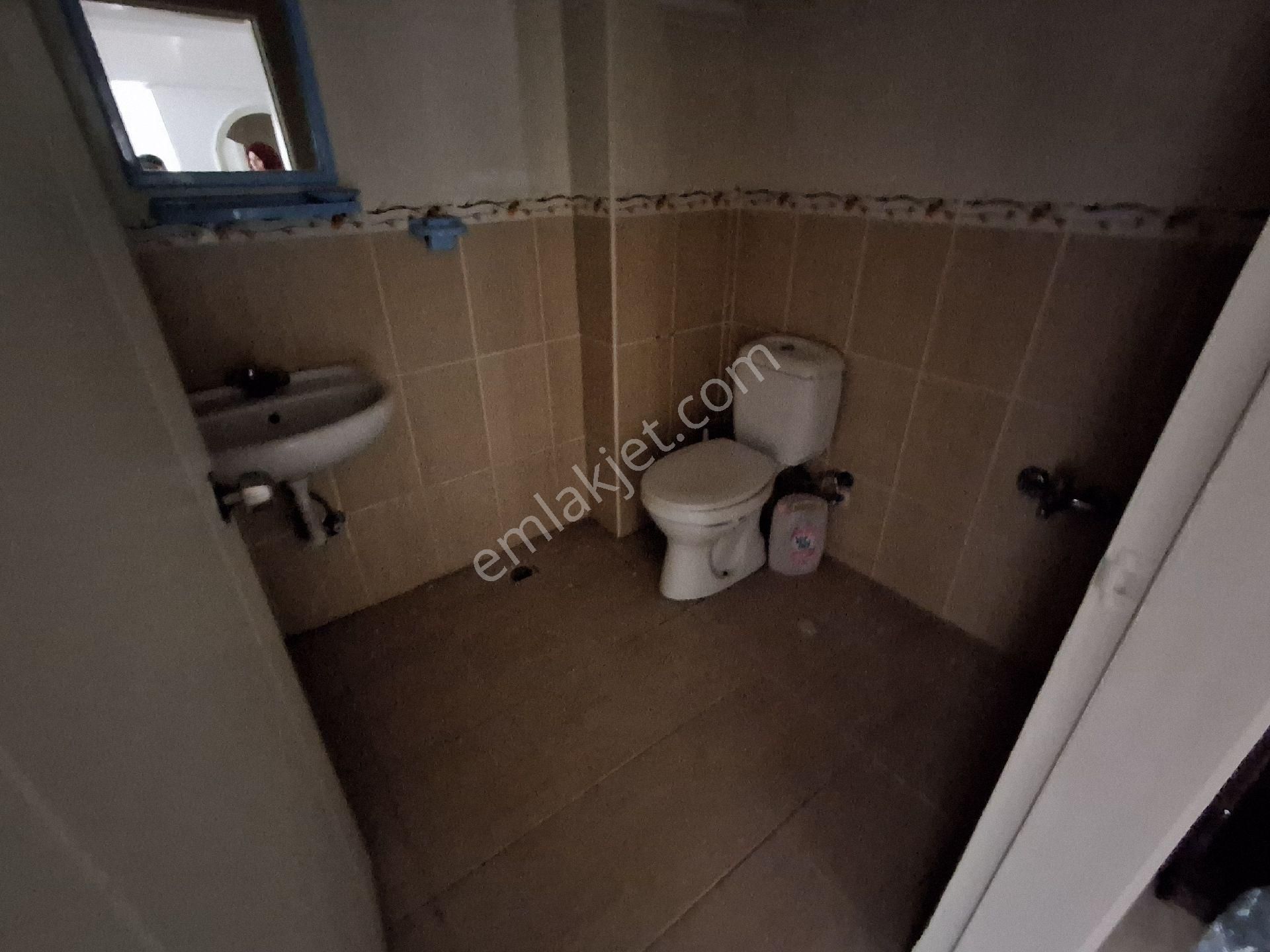 H.gazi Göbekte Cd Üzerinde Pazar Okul Yakını 1.kat 3+1 Güney Cephe - Görsel 16