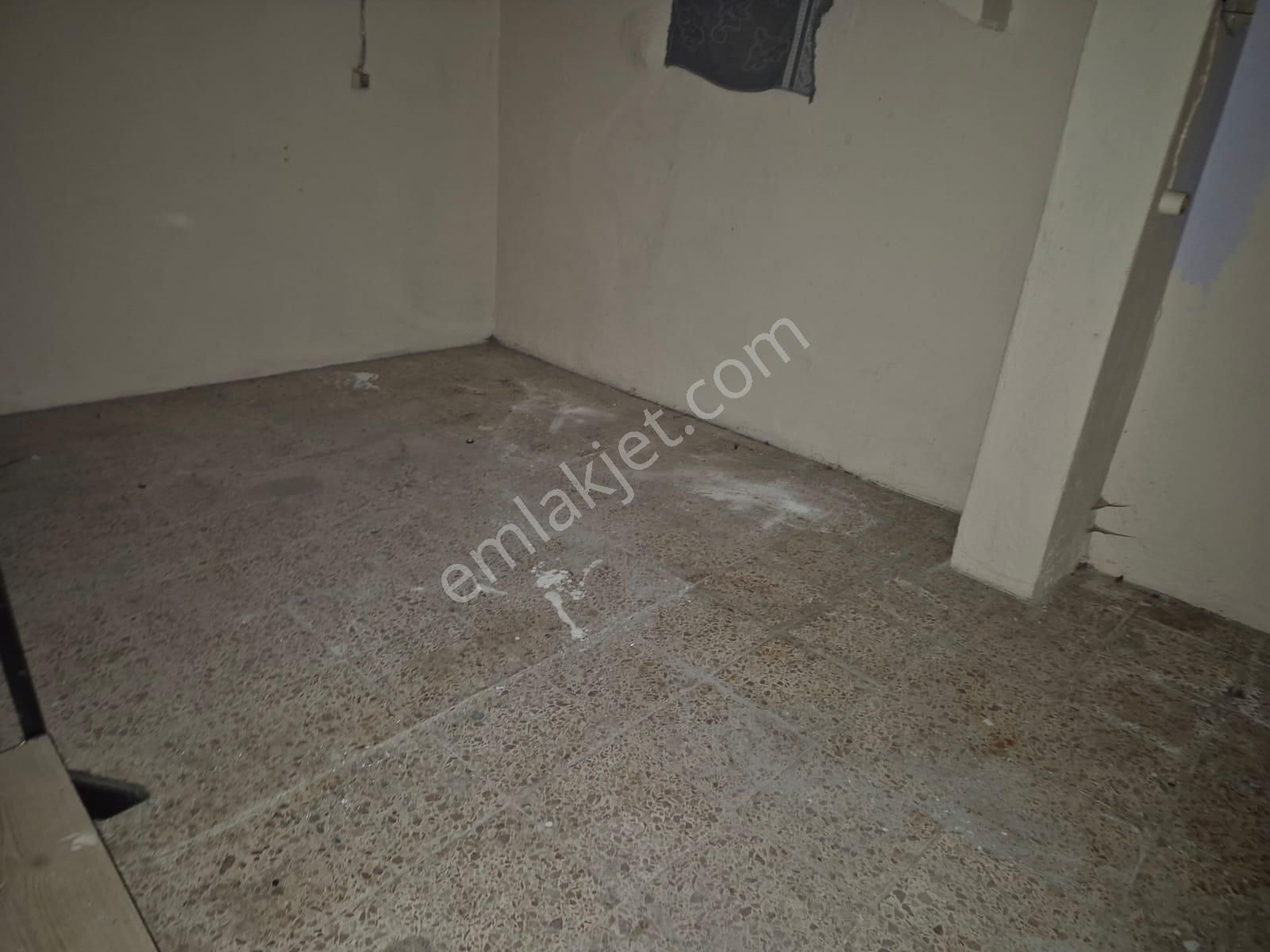 Buca Hürriyet Mah,/menderes Caddesine Parlel Sokak İçi İkinci Dükkan/kepenkli Depolu Ve Batarlı - Görsel 24