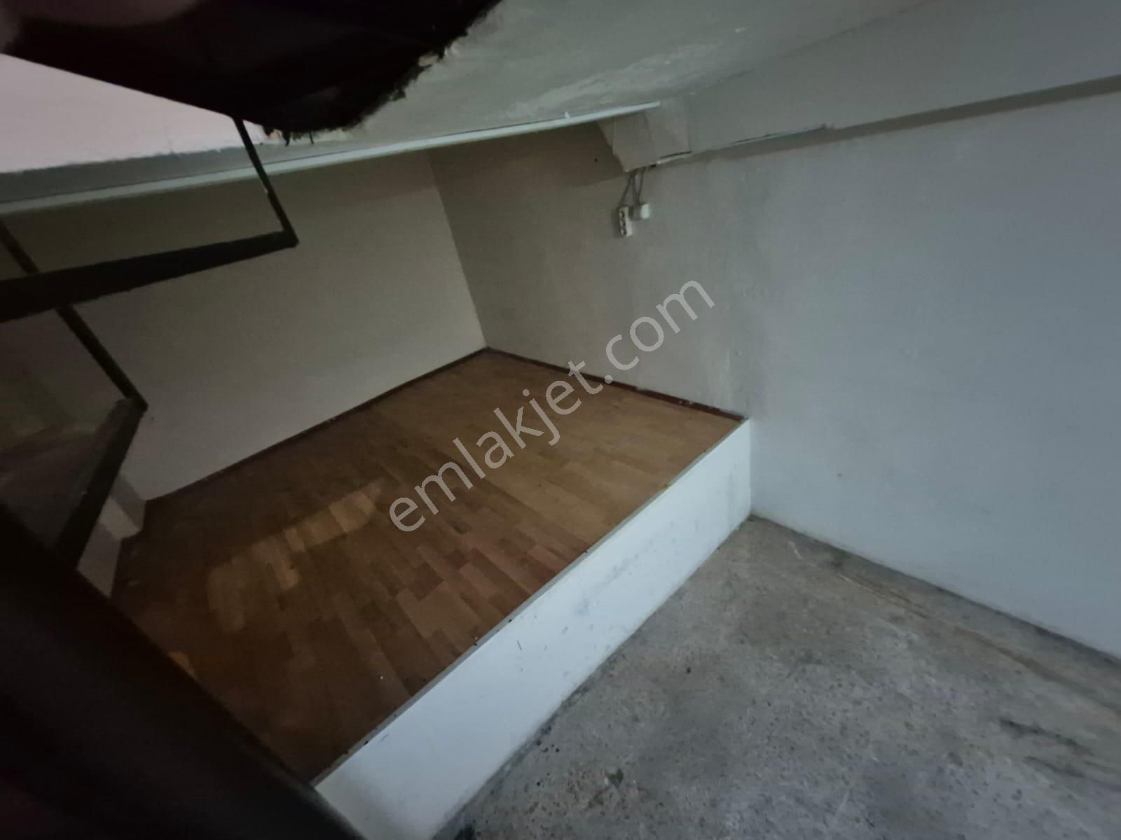 Buca Hürriyet Mah,/menderes Caddesine Parlel Sokak İçi İkinci Dükkan/kepenkli Depolu Ve Batarlı - Görsel 16