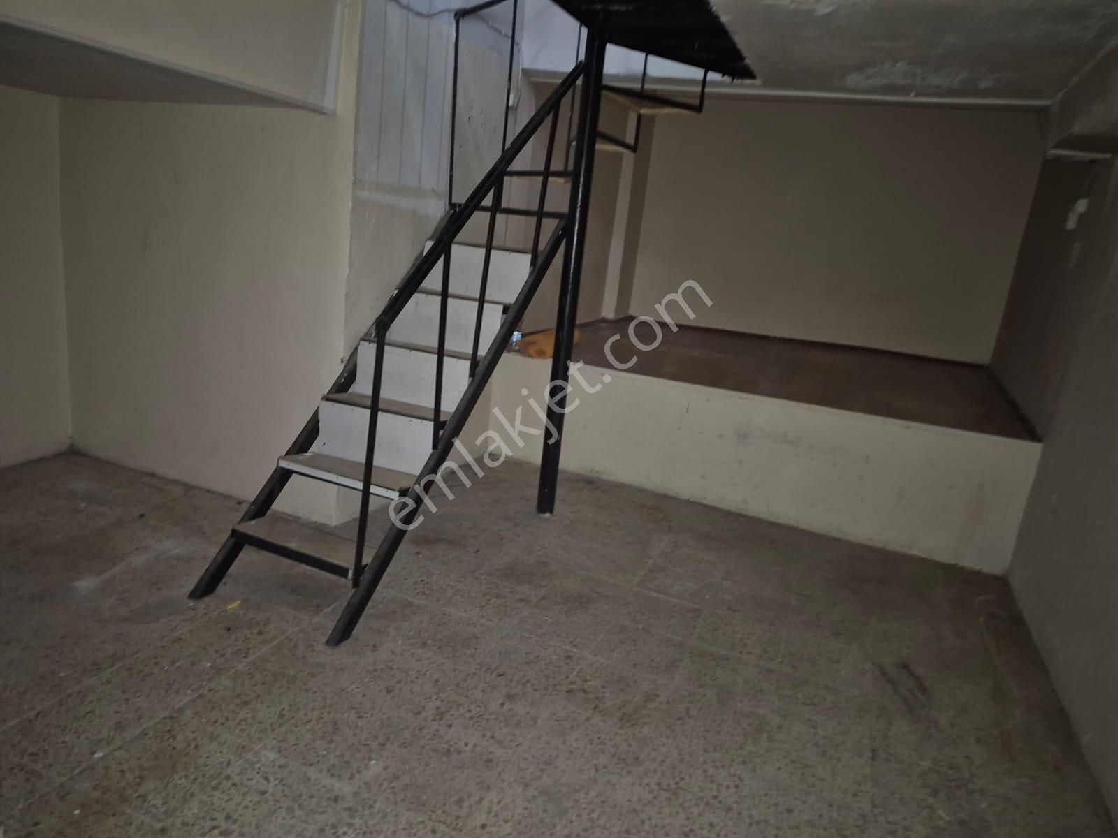 Buca Hürriyet Mah,/menderes Caddesine Parlel Sokak İçi İkinci Dükkan/kepenkli Depolu Ve Batarlı - Görsel 25