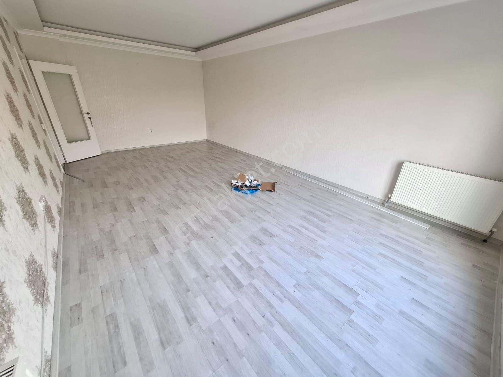 Karapürçek Eyüp Cami Yakınında Asansörlü 1.kat 3+1 Kombi Vestiyer Duşakabin D.kagıt Full Yapılı - Görsel 5