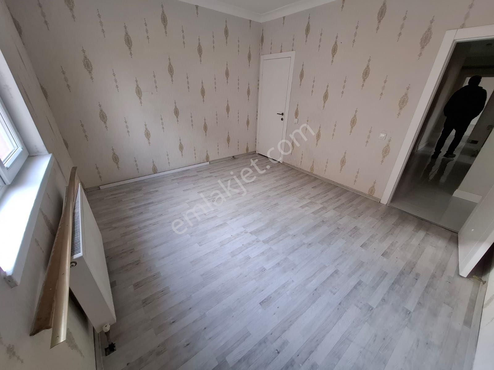 Karapürçek Eyüp Cami Yakınında Asansörlü 1.kat 3+1 Kombi Vestiyer Duşakabin D.kagıt Full Yapılı - Görsel 8