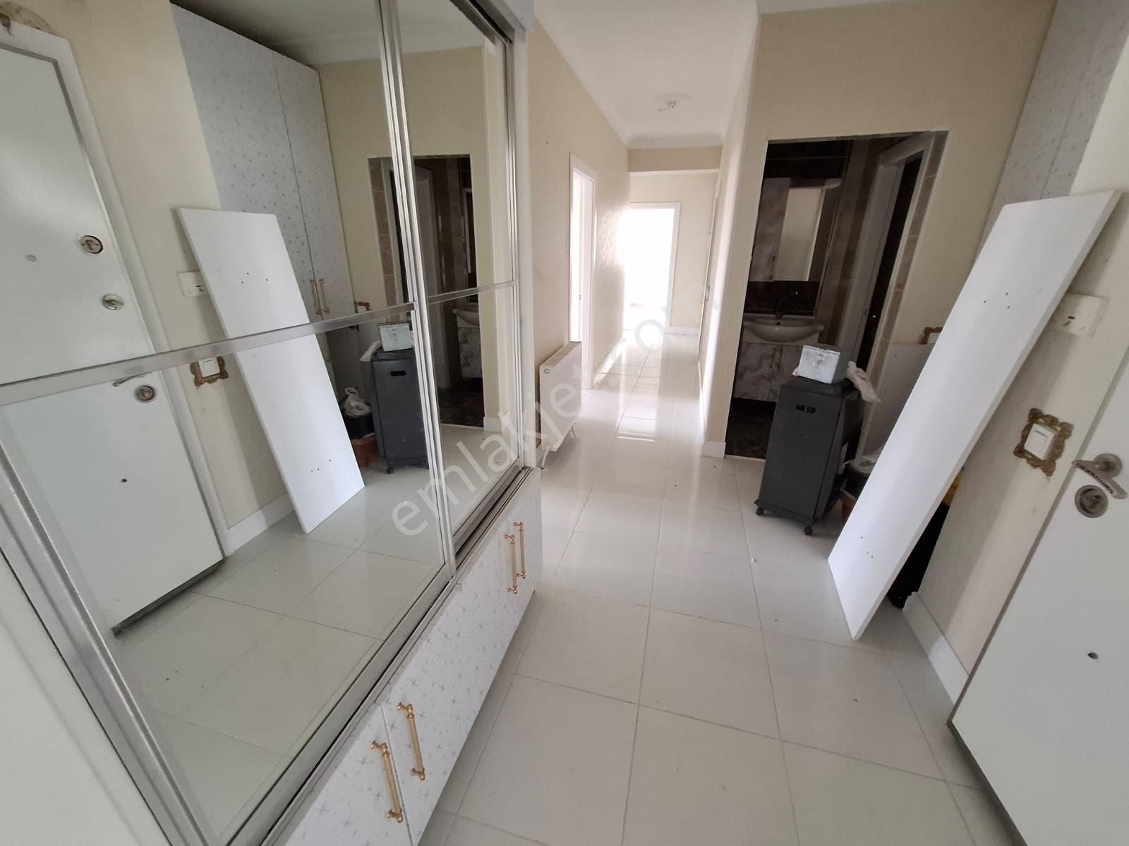 Karapürçek Eyüp Cami Yakınında Asansörlü 1.kat 3+1 Kombi Vestiyer Duşakabin D.kagıt Full Yapılı - Görsel 14