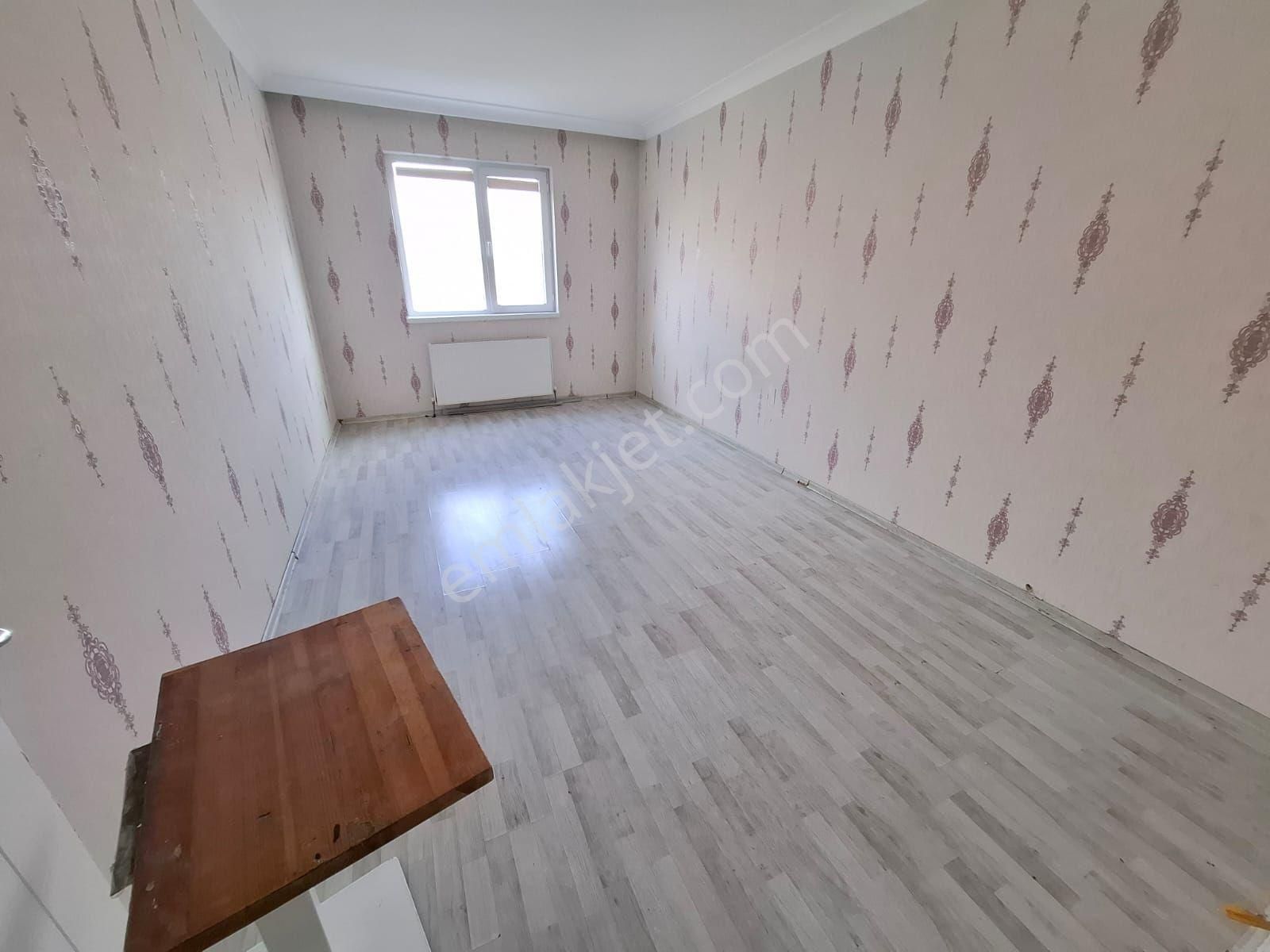 Karapürçek Eyüp Cami Yakınında Asansörlü 1.kat 3+1 Kombi Vestiyer Duşakabin D.kagıt Full Yapılı - Görsel 3