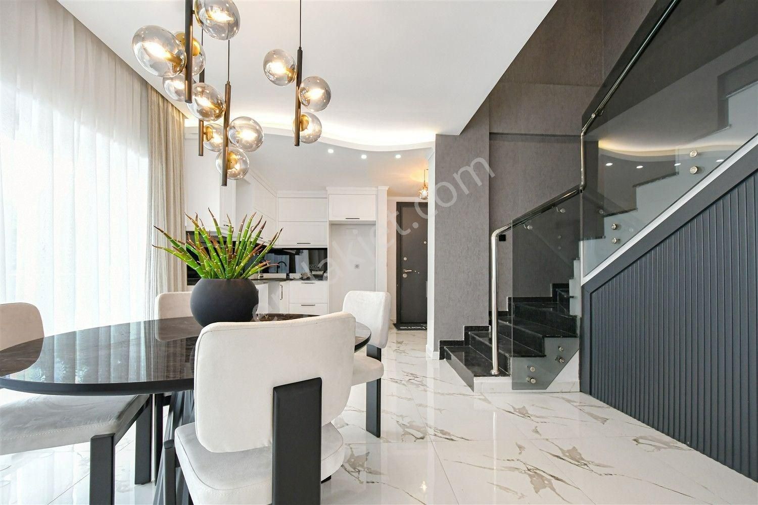 Alanya Bektaş’ta Panoramik Manzaralı 3+1 Lüks Daire - Görsel 13