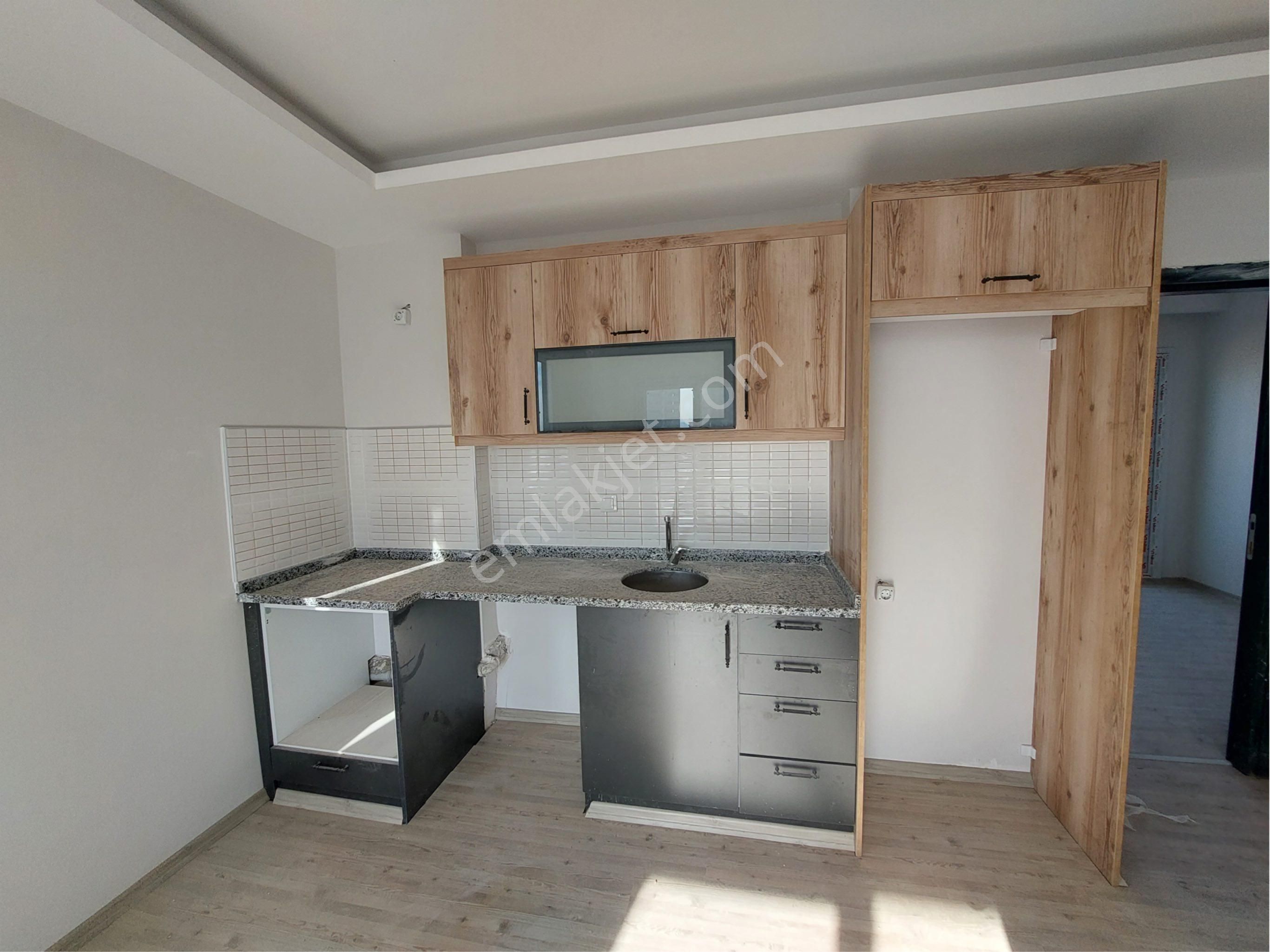 #stad Yakını Hasarsız 3 Cepheli Geniş Satılık 1+1 Daire - Görsel 13