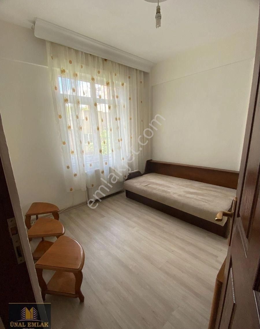 Ünal Emlak'tan Bandırma Pazartesi Paz.içi 3+1 Arakat Kombili Daire - Görsel 2