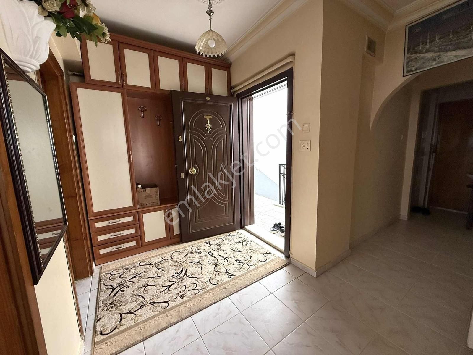 Şentürk Gayrimenkul'den**köşe Başı**güney Doğu Cephe Daire! - Görsel 4