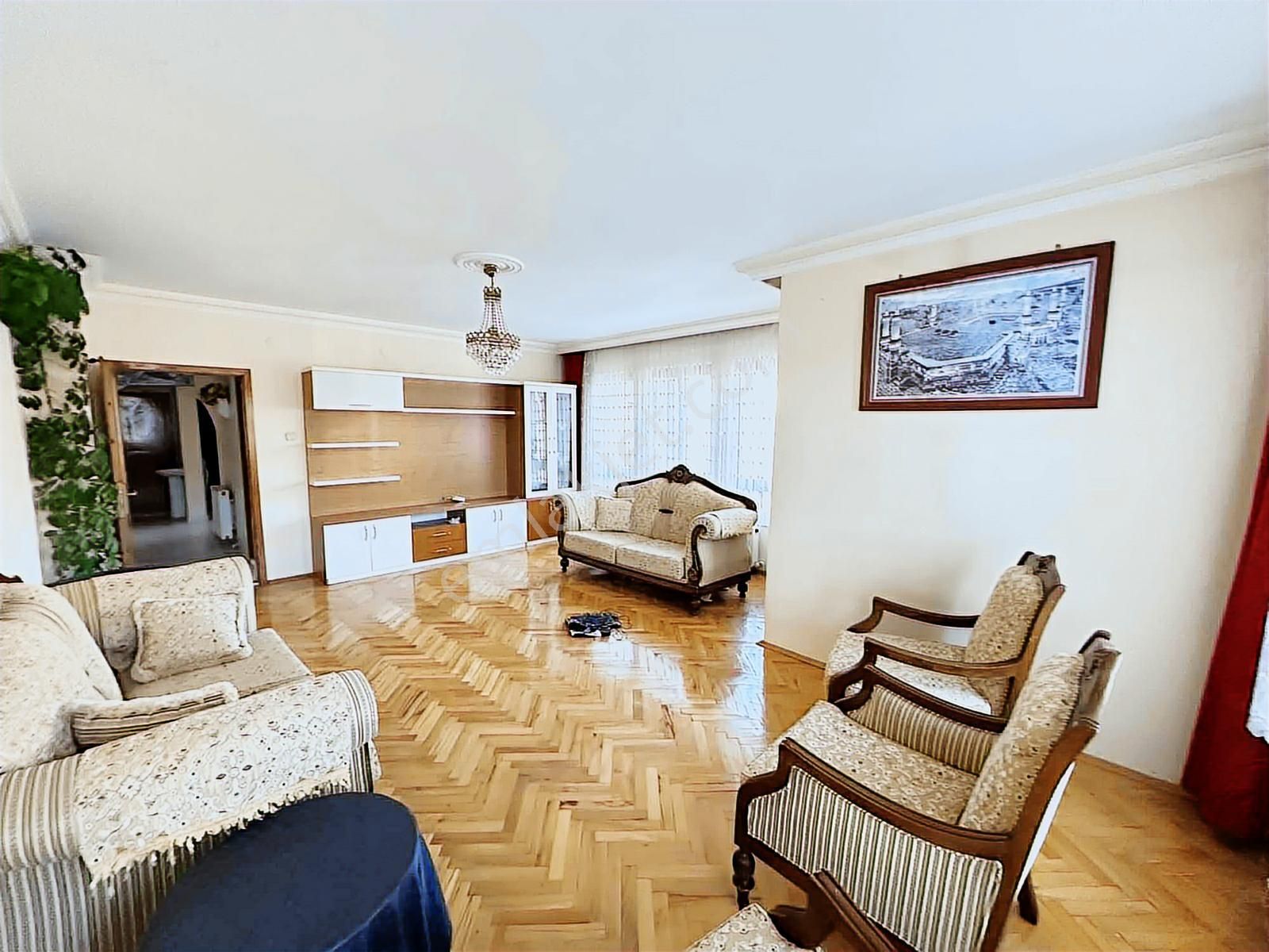 Şentürk Gayrimenkul'den**köşe Başı**güney Doğu Cephe Daire! - Görsel 5