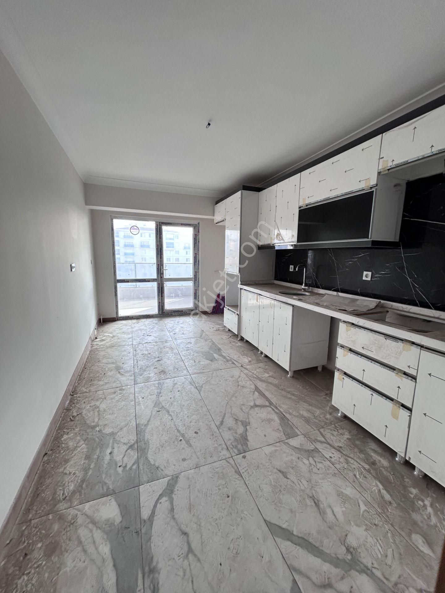 Lider Emlak'tan Güneşevlerde 8. Katta 3+1 Satılık Daire - Görsel 5