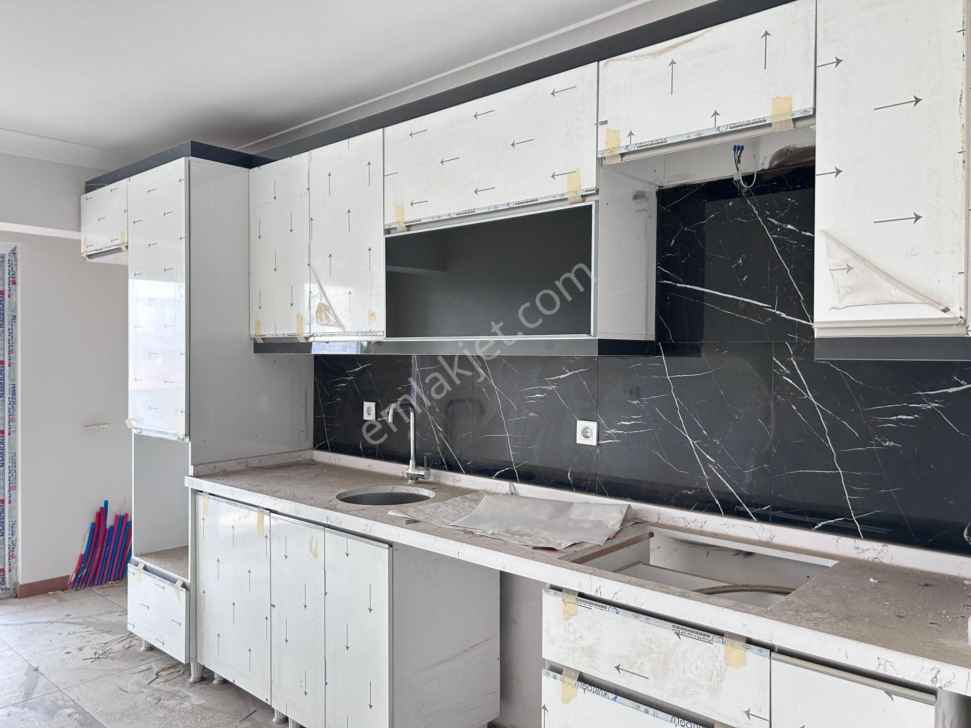 Lider Emlak'tan Güneşevlerde 8. Katta 3+1 Satılık Daire - Görsel 2