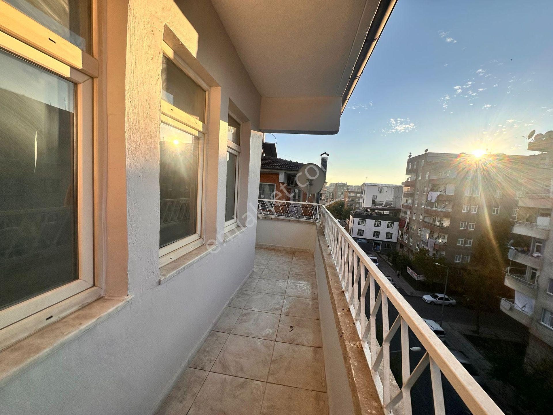 Mevlana Halit Mahallesi Polis Okulu Arka Tarafında Full Bakımlı Kooperatif 3+1 Satılık Daire - Görsel 9