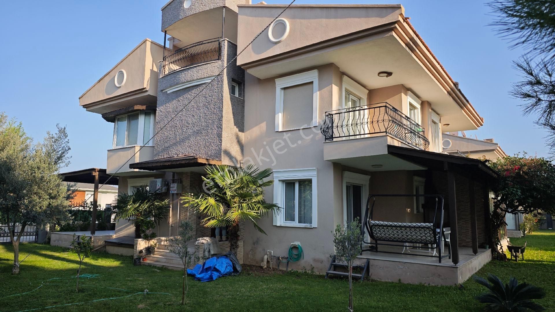 Urla Denizli Mh Havuzlu Site İçerisinde Kiralık Full Eşyalı 4+1 Villa - Görsel 2