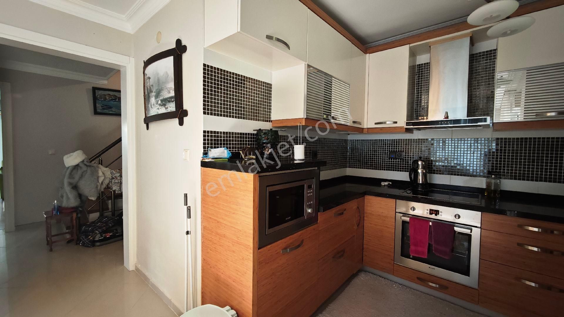 Urla Denizli Mh Havuzlu Site İçerisinde Kiralık Full Eşyalı 4+1 Villa - Görsel 10