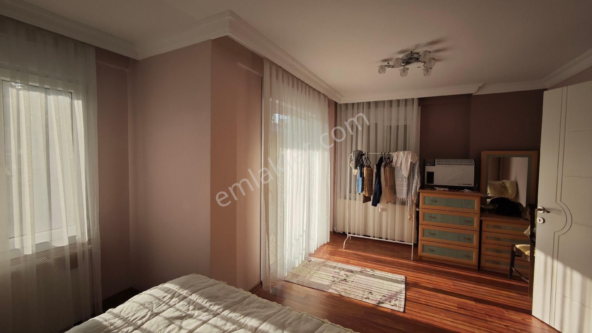 Urla Denizli Mh Havuzlu Site İçerisinde Kiralık Full Eşyalı 4+1 Villa - Görsel 27