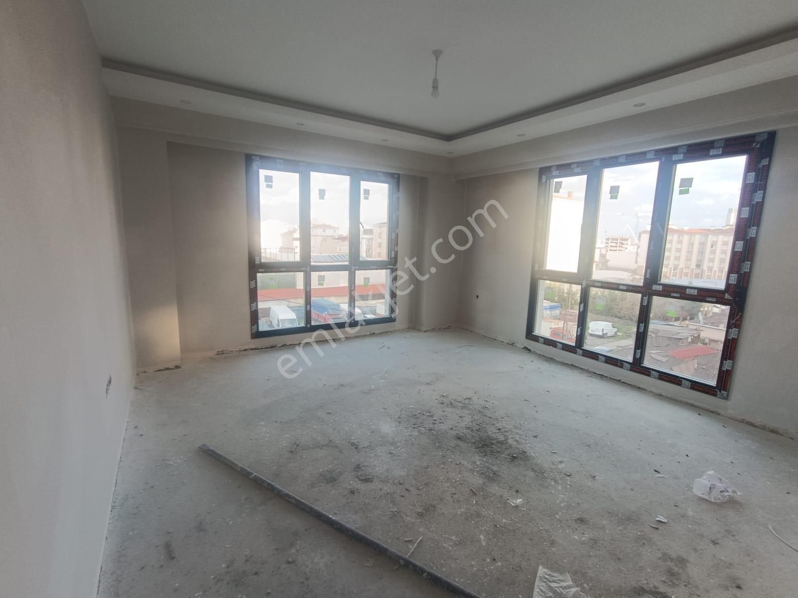 Feza Park Evlerı-göztepe'de Metroya 3 Dk 2+1 Satılık Daire