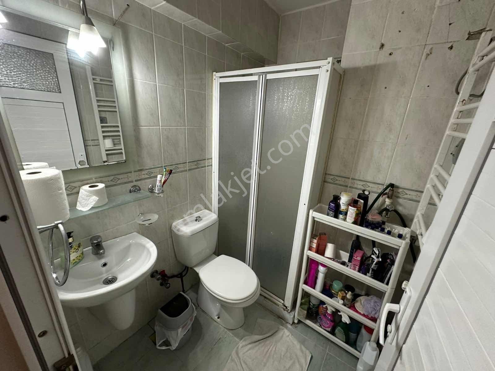 Bahçelievlerde 2+1 Metroya Yürüme Mesafesinde Masrafsız Satılık - Görsel 2