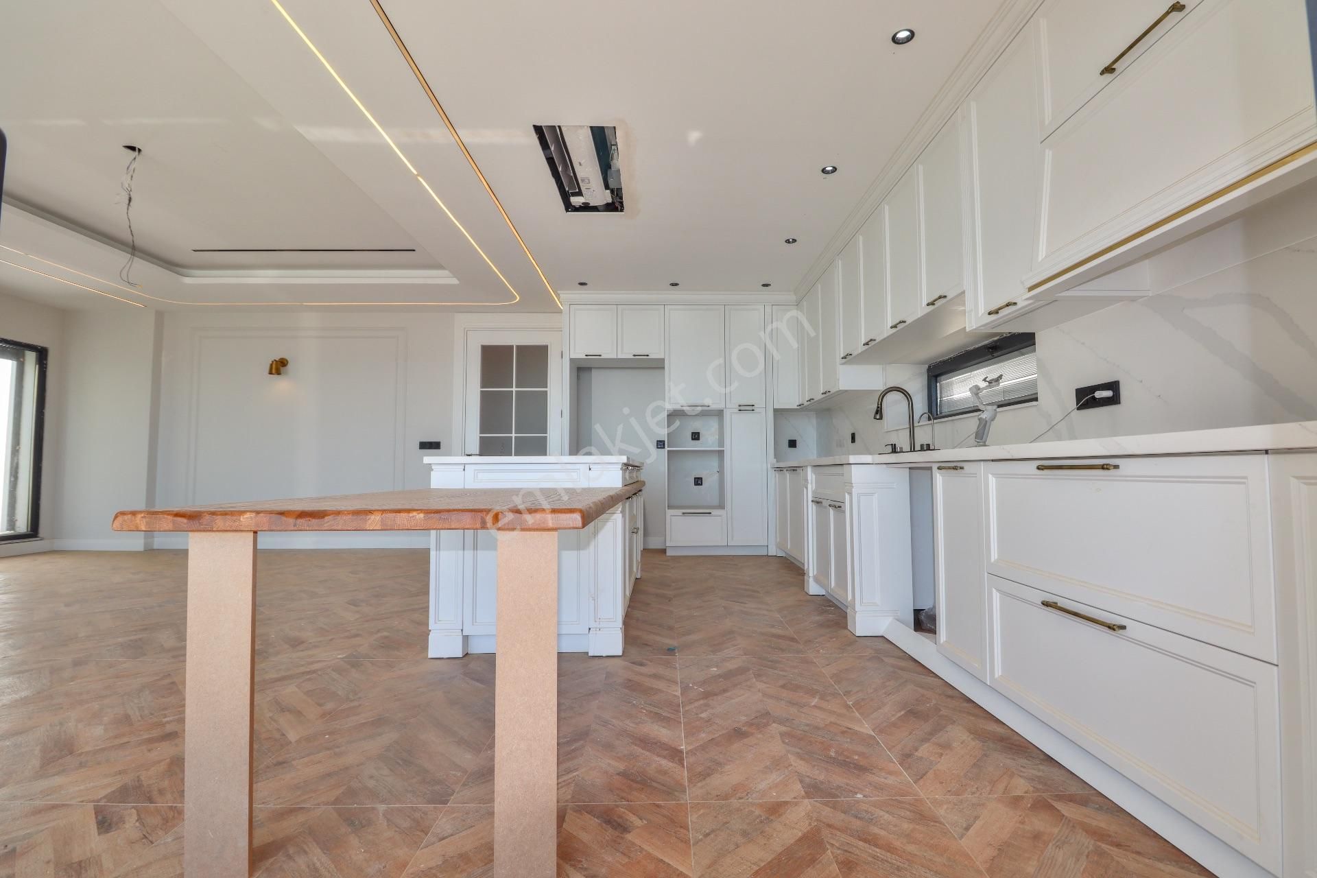 Balıkesir Altınoluk'ta Satılık Asansörlü Ultra Lüks Villa - Görsel 31