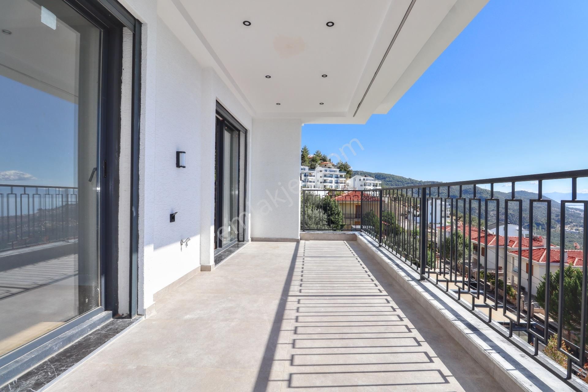 Balıkesir Altınoluk'ta Satılık Asansörlü Ultra Lüks Villa - Görsel 30