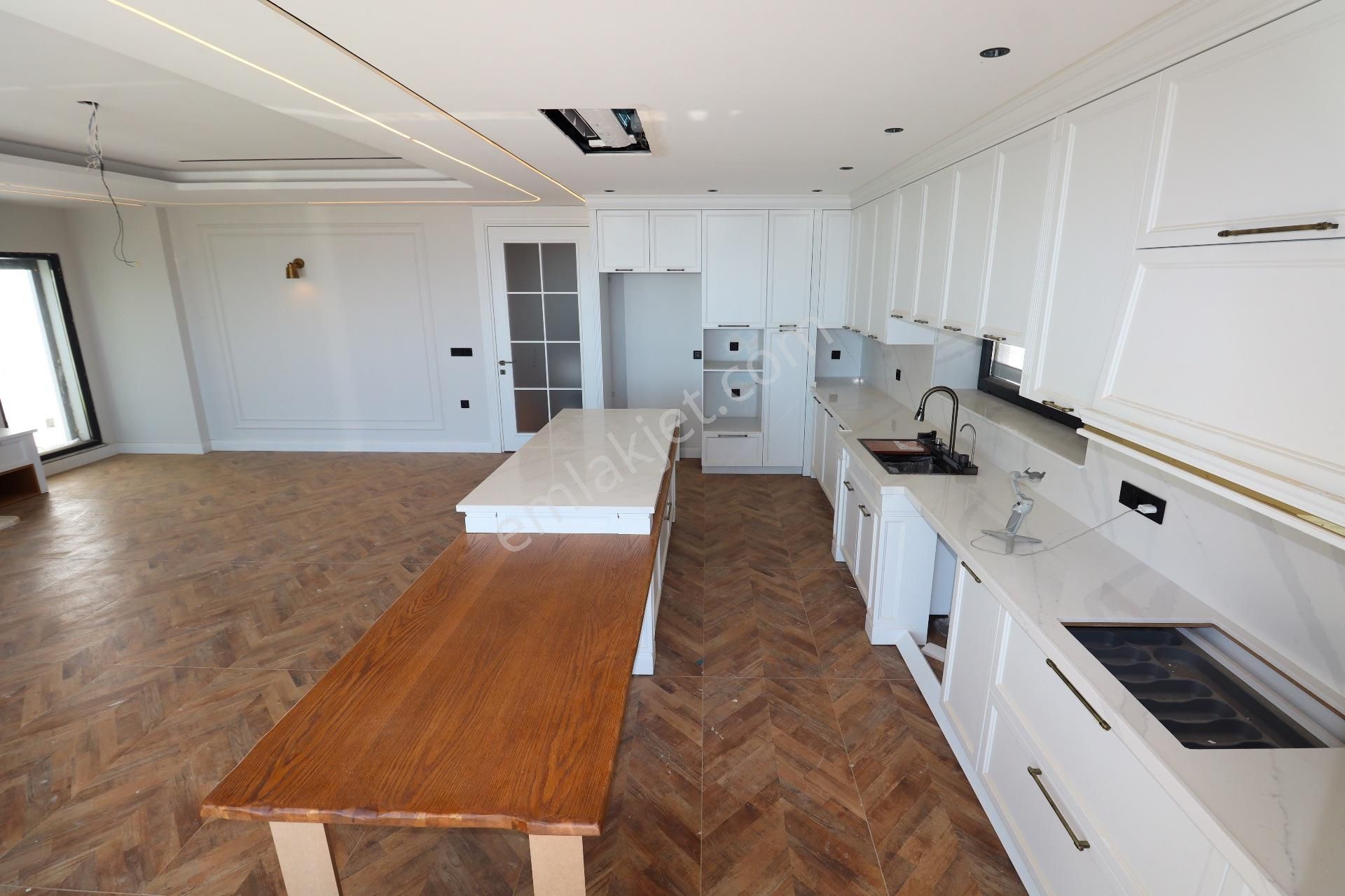 Balıkesir Altınoluk'ta Satılık Asansörlü Ultra Lüks Villa - Görsel 32