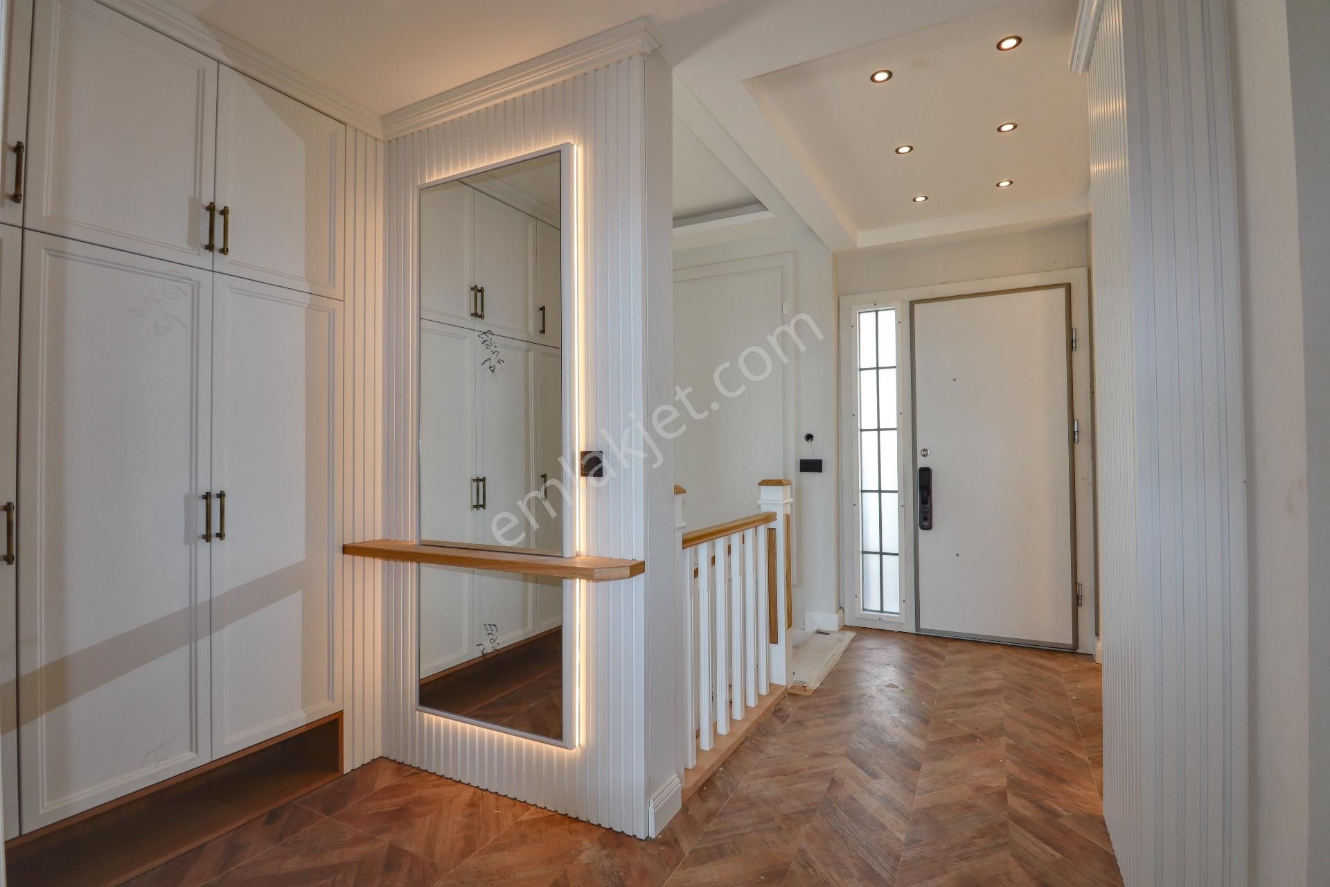 Balıkesir Altınoluk'ta Satılık Asansörlü Ultra Lüks Villa - Görsel 24