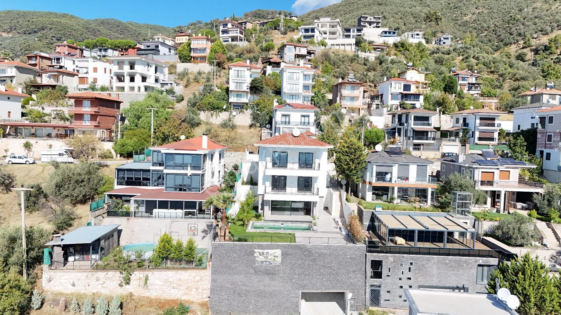 Balıkesir Altınoluk'ta Satılık Asansörlü Ultra Lüks Villa - Görsel 2
